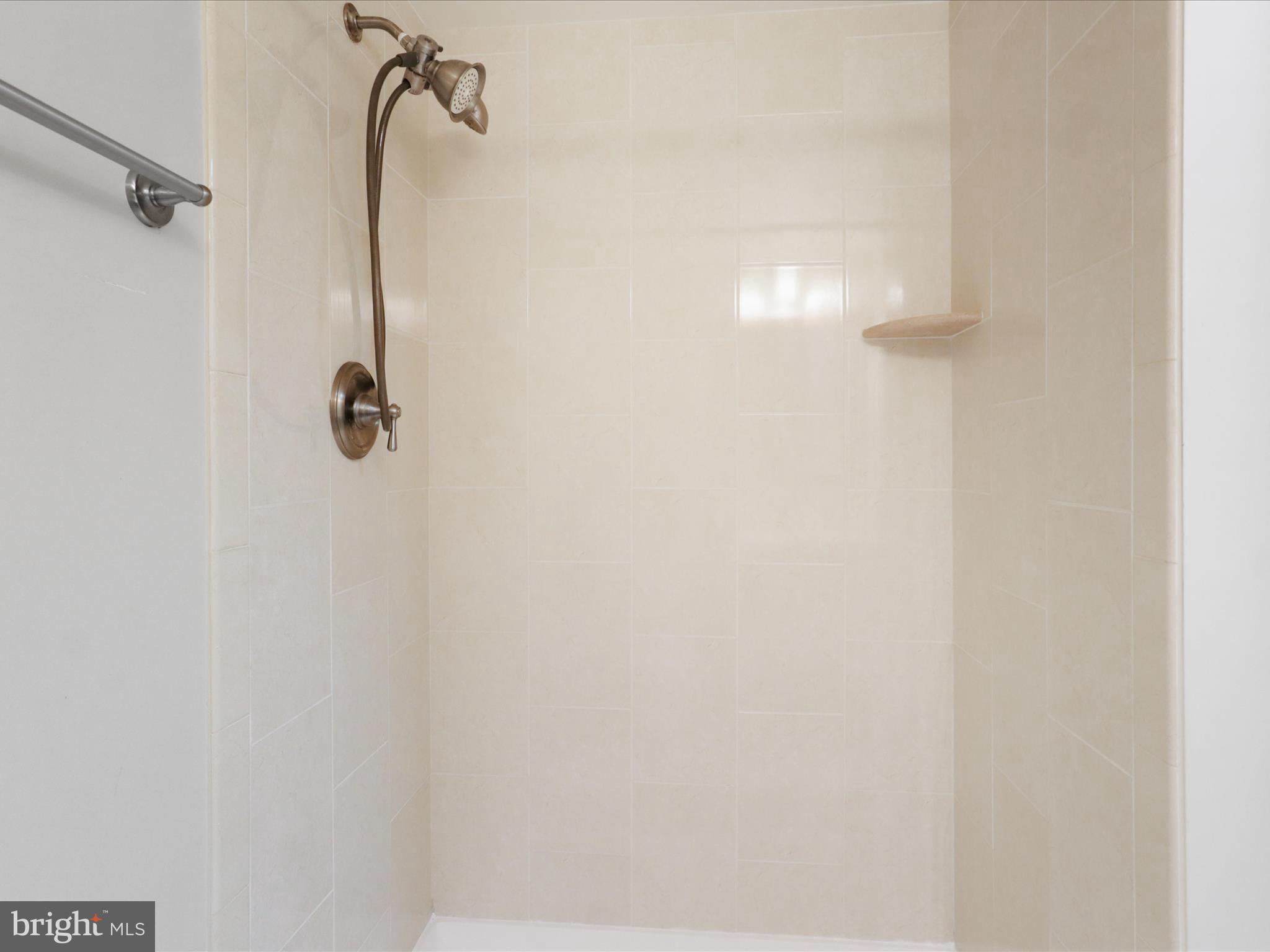 DUNN LORING HIGHLANDS - Residential Lease