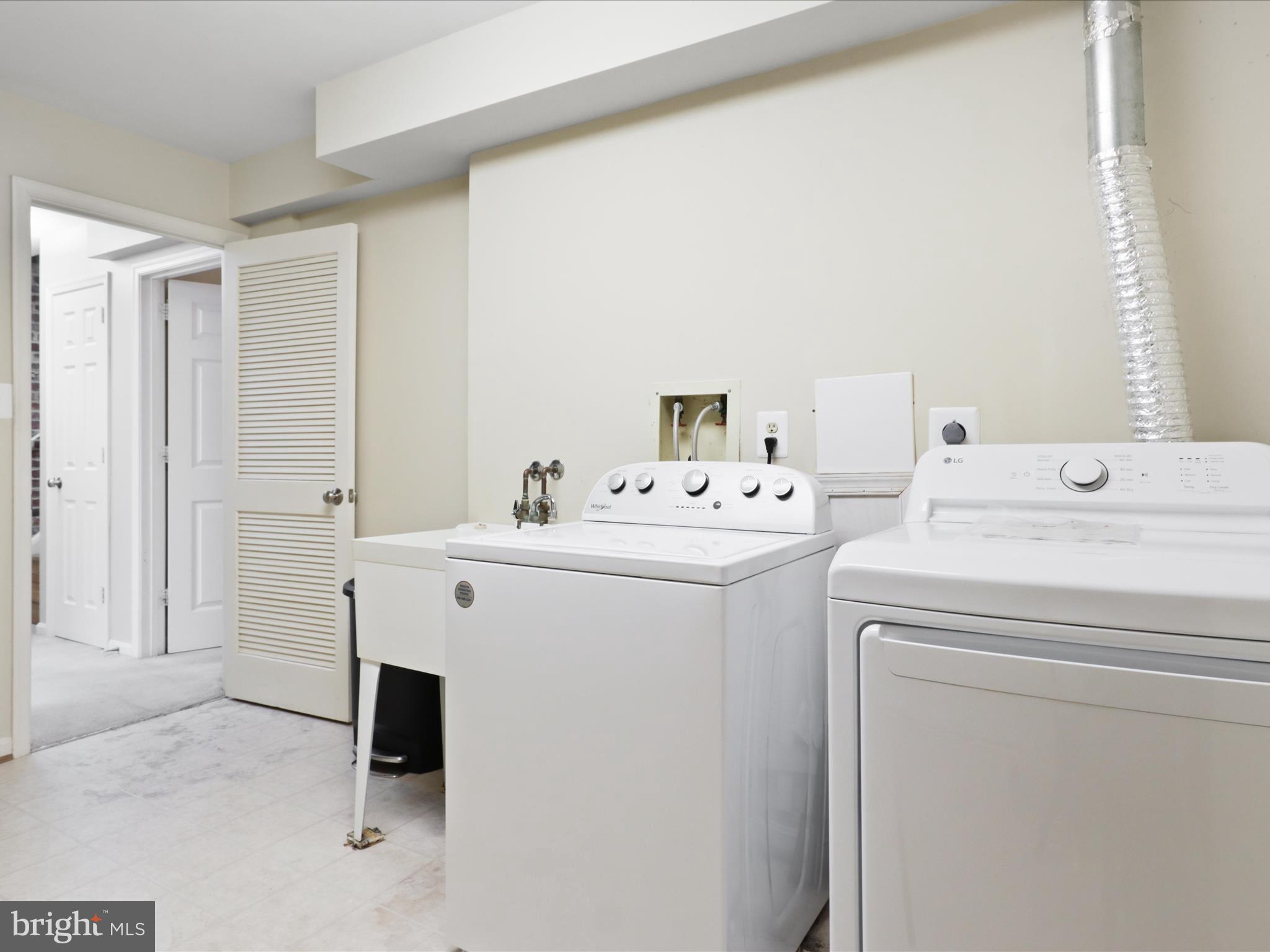 DUNN LORING HIGHLANDS - Residential Lease