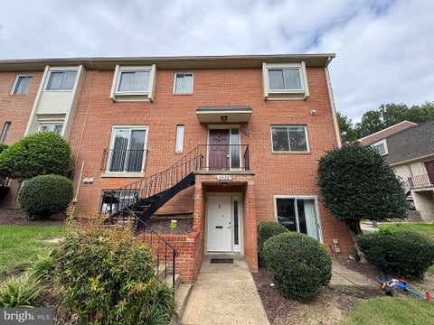 Townhouse For Rent - 6830 Perry Penney Drive #89<br/> ANNANDALE, VA 22003