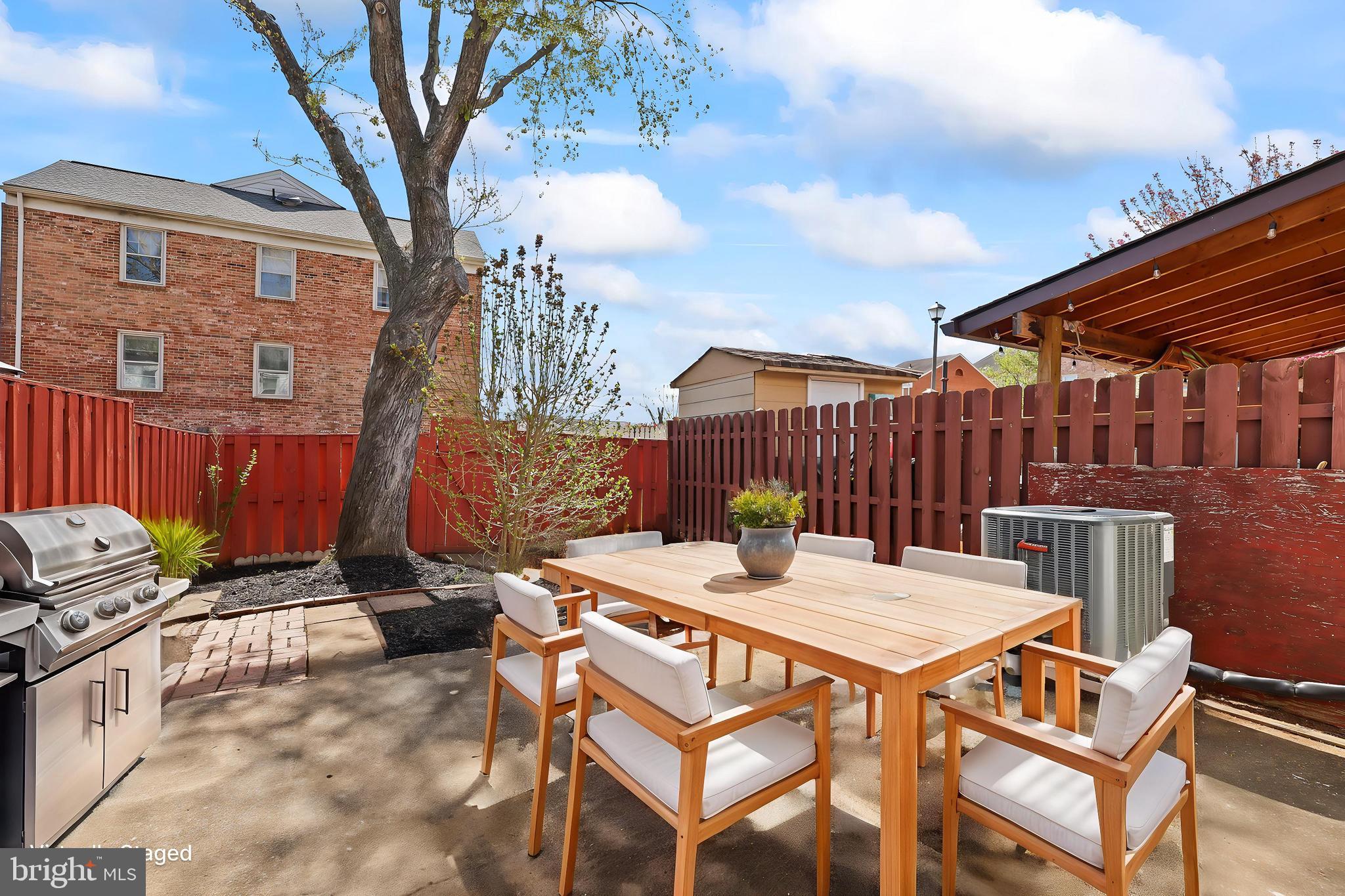 GEORGETOWN  VILLAGE - Residential