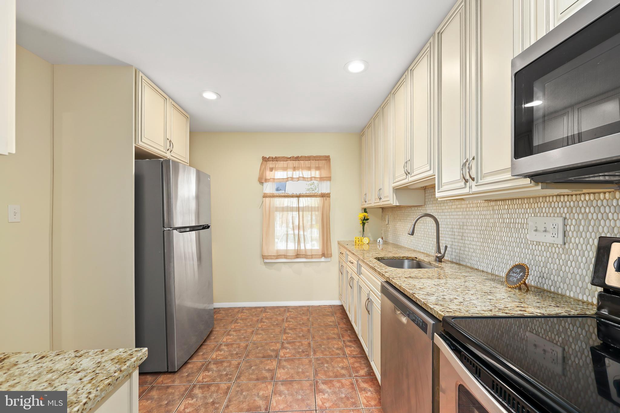 GEORGETOWN  VILLAGE - Residential