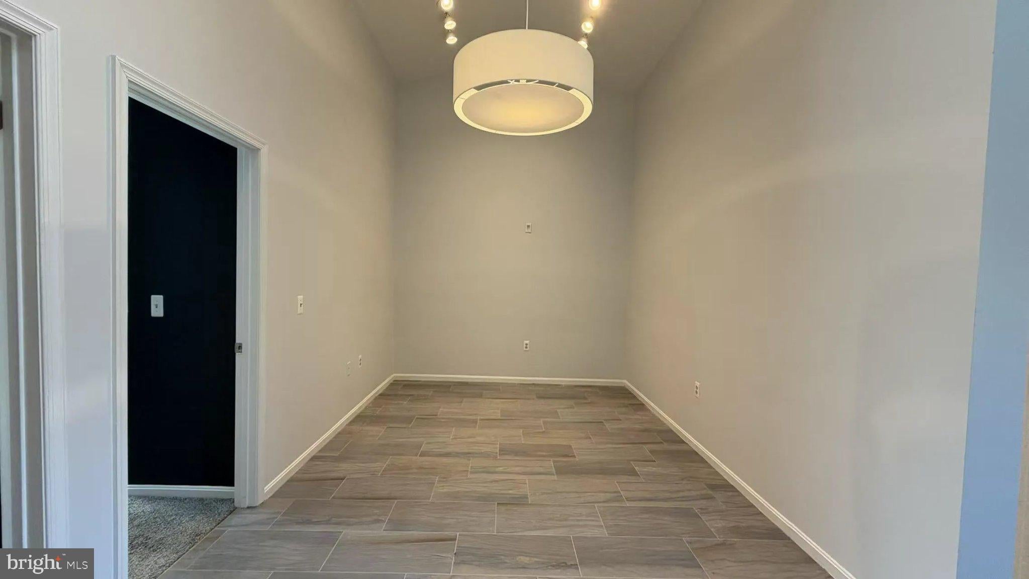16047 COMPRINT CIRCLE 16047