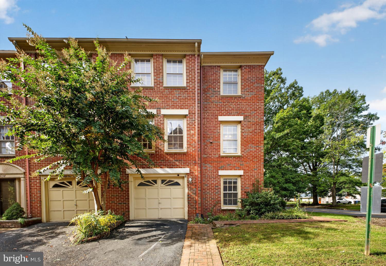 5156 WOODMIRE LANE