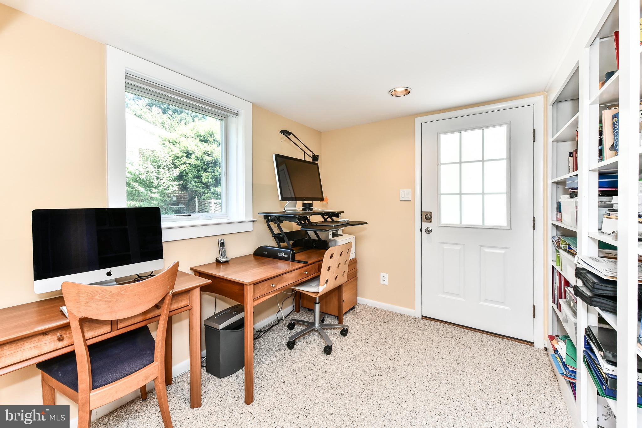 VIENNA WOODS - Residential Lease