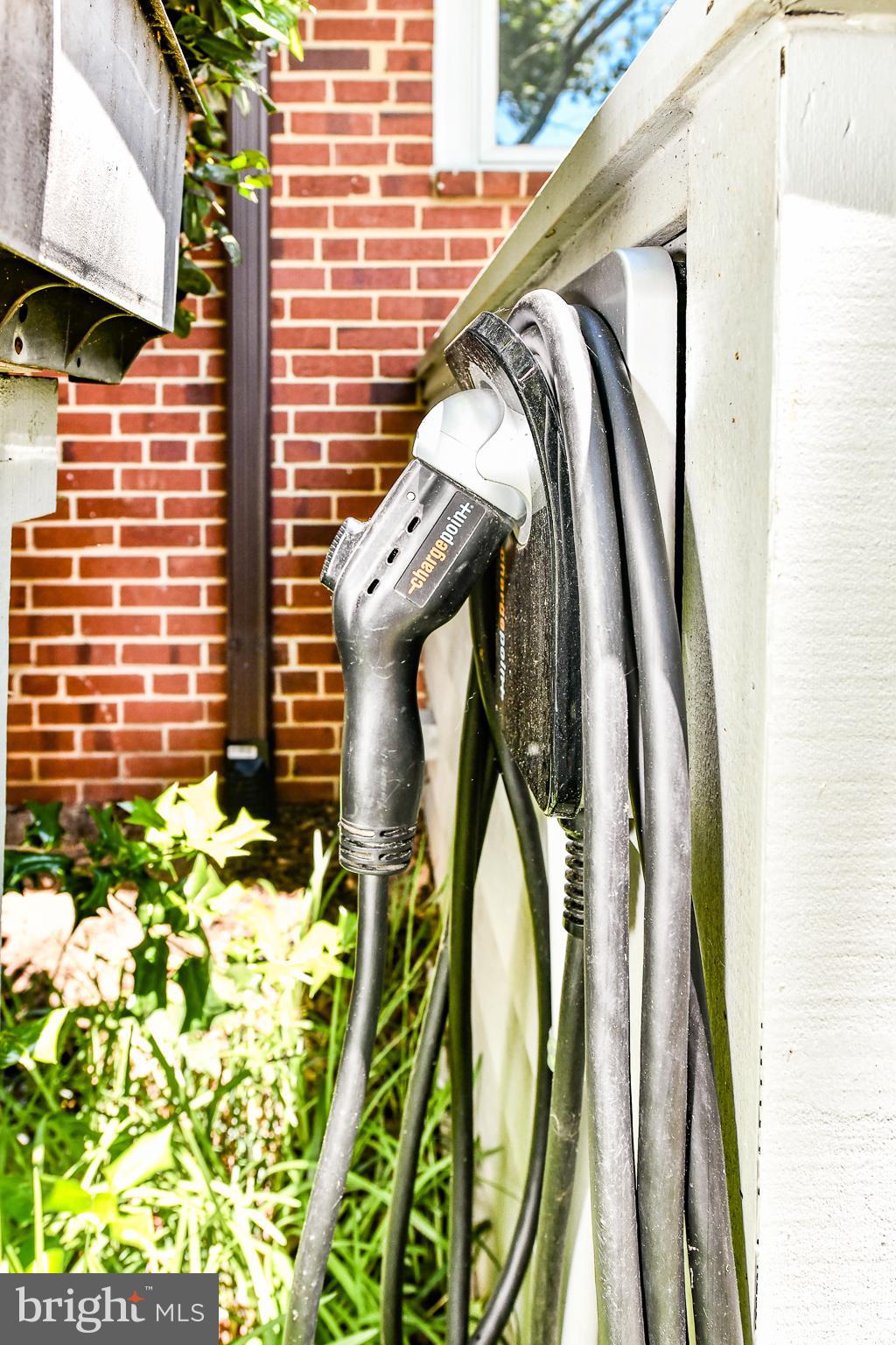 VIENNA WOODS - Residential Lease