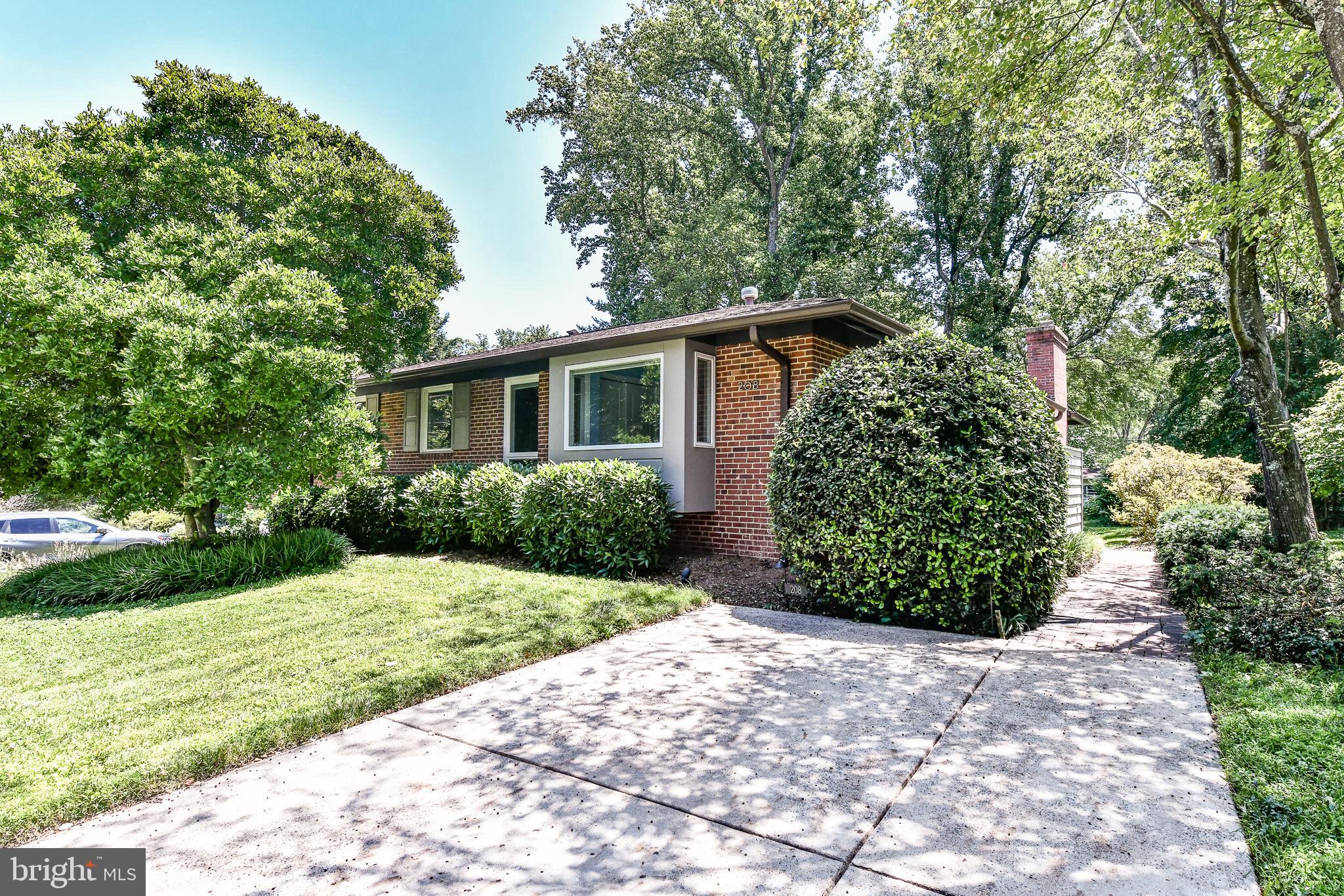 VIENNA WOODS - Residential Lease