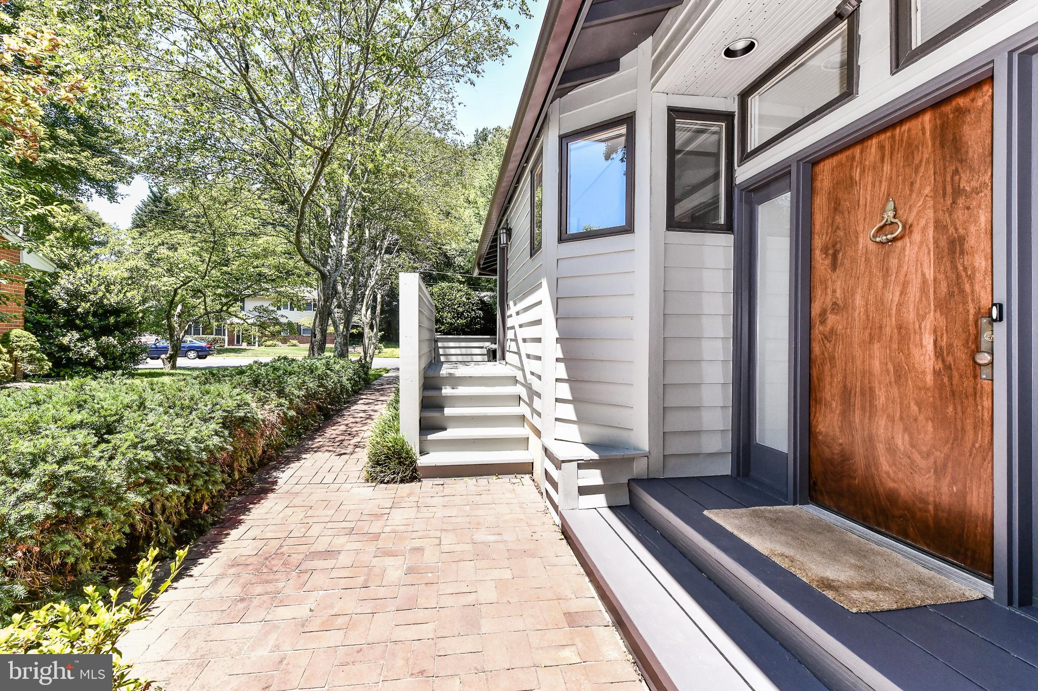 VIENNA WOODS - Residential Lease