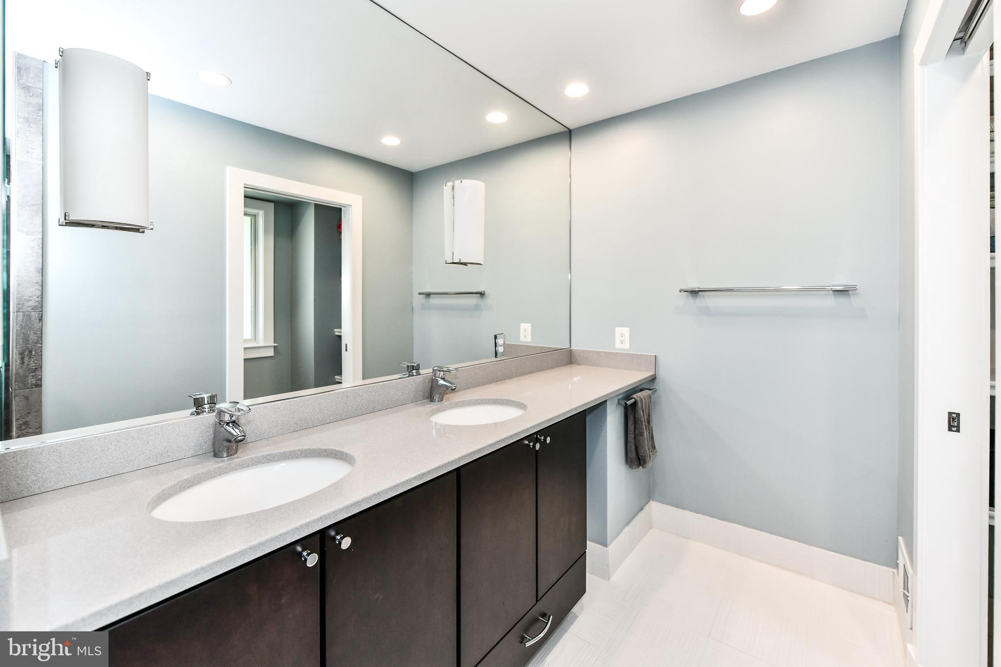 VIENNA WOODS - Residential Lease