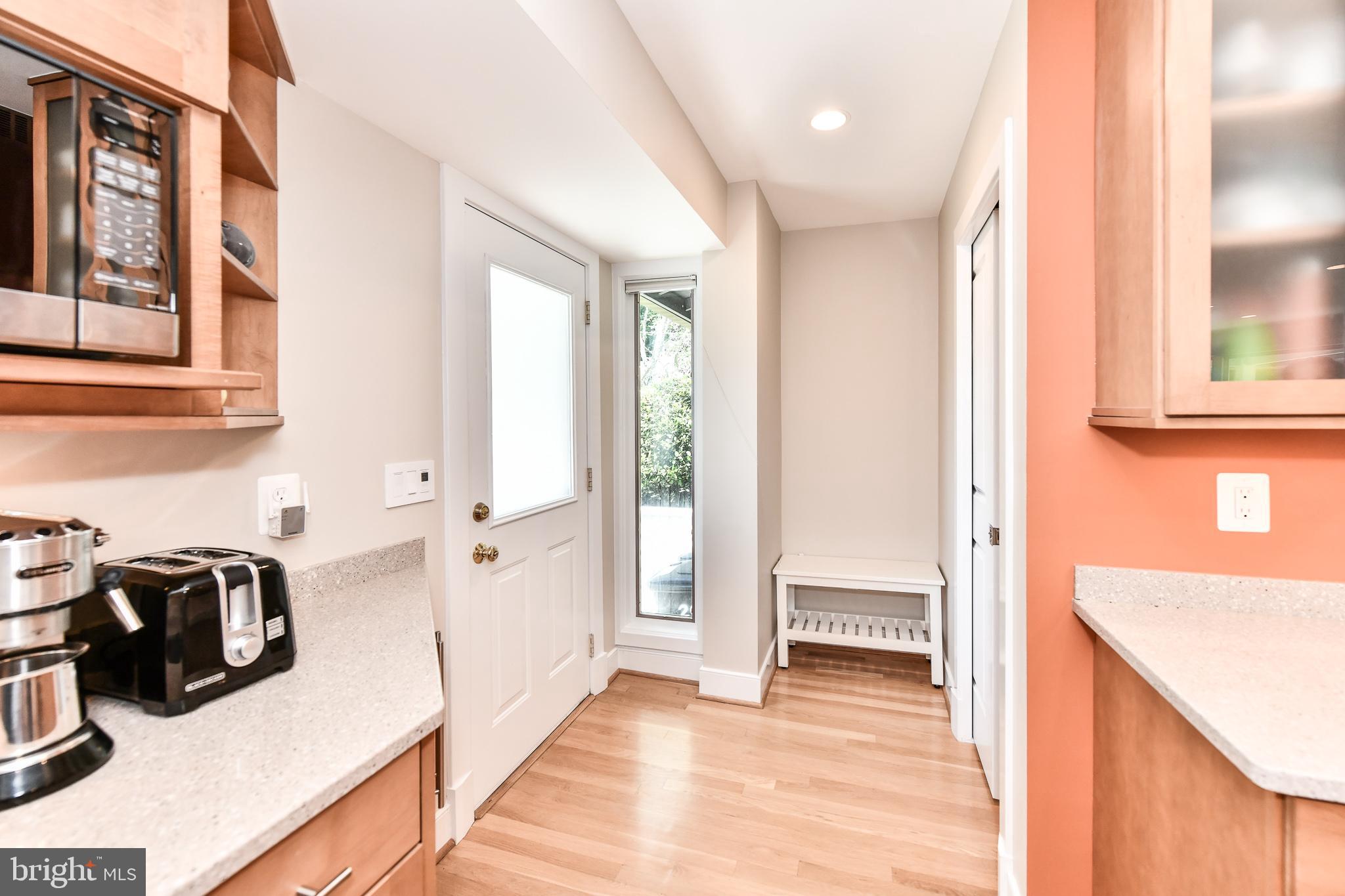 VIENNA WOODS - Residential Lease