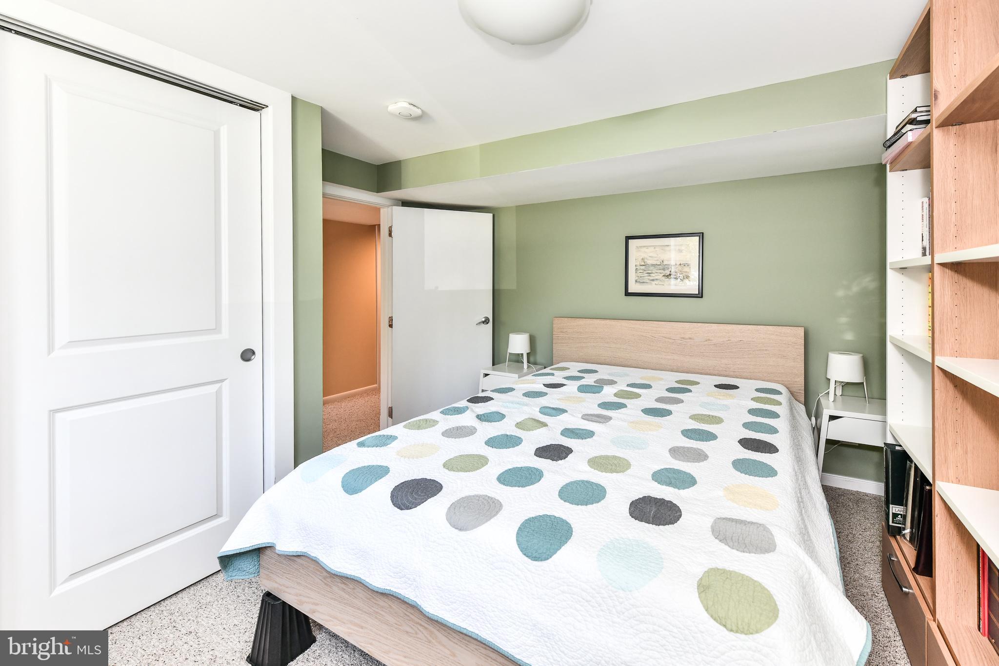 VIENNA WOODS - Residential Lease