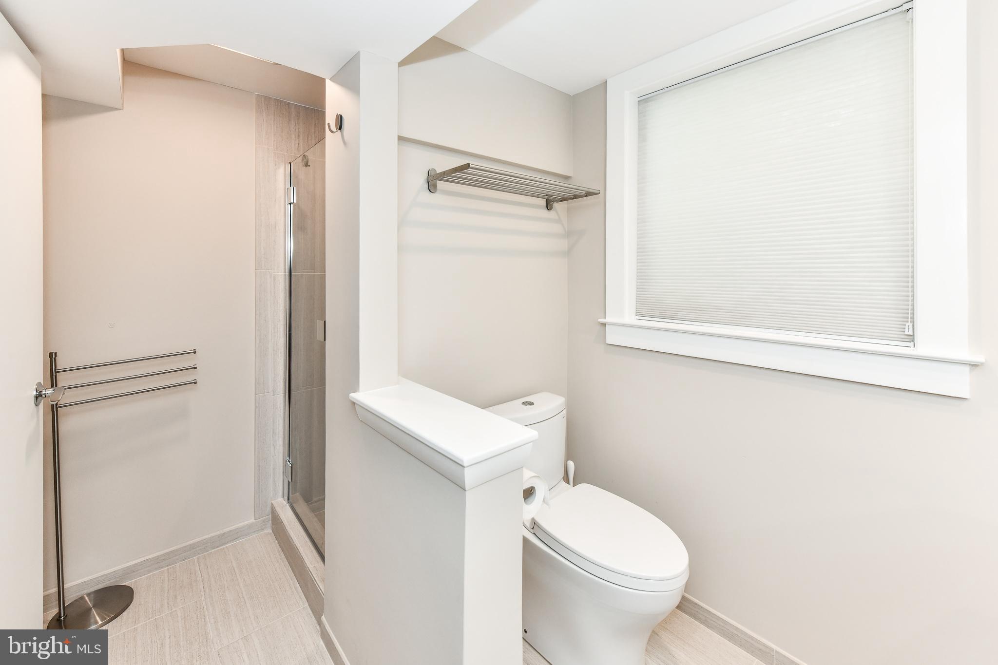 VIENNA WOODS - Residential Lease