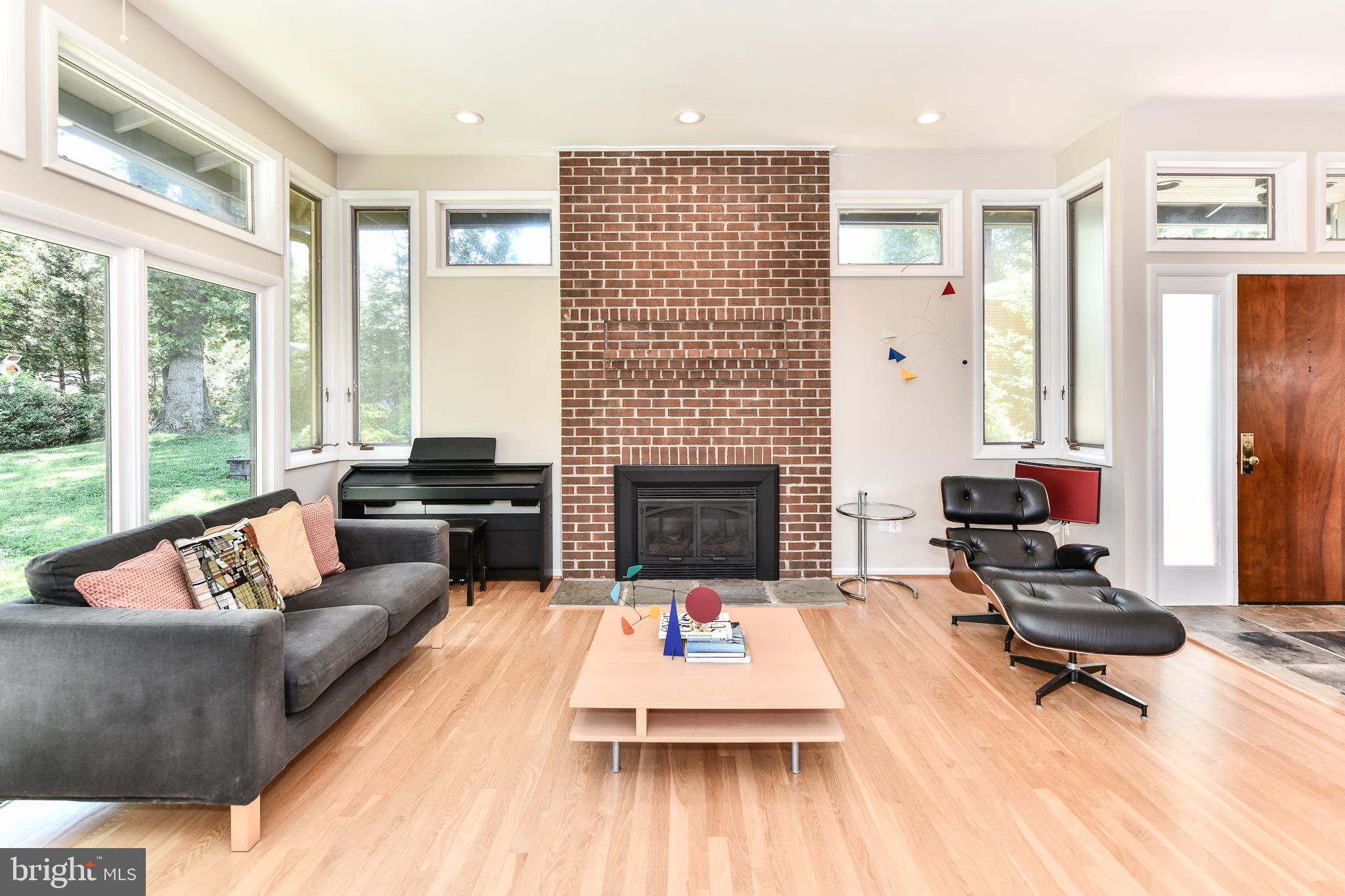 VIENNA WOODS - Residential Lease