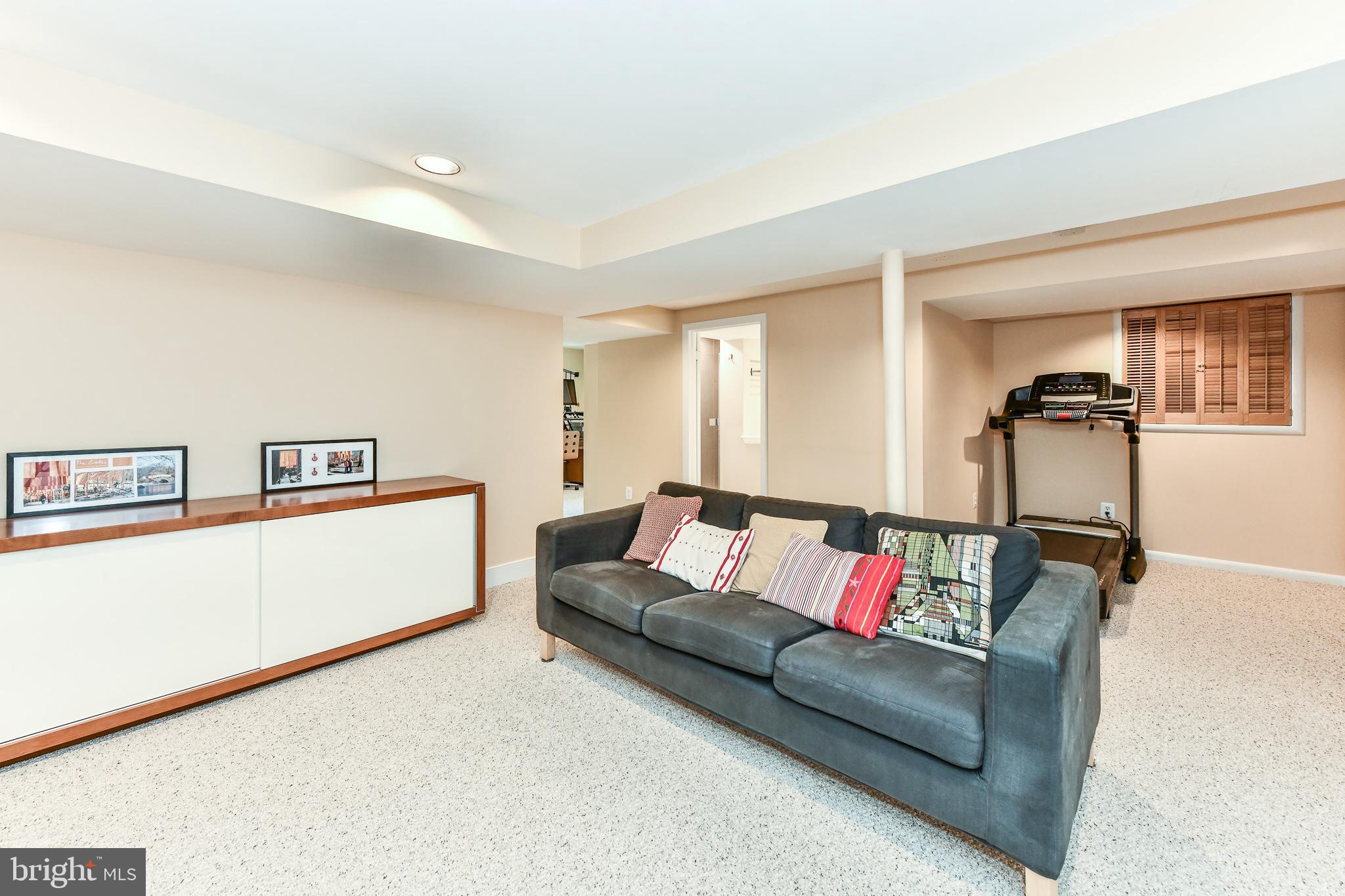 VIENNA WOODS - Residential Lease