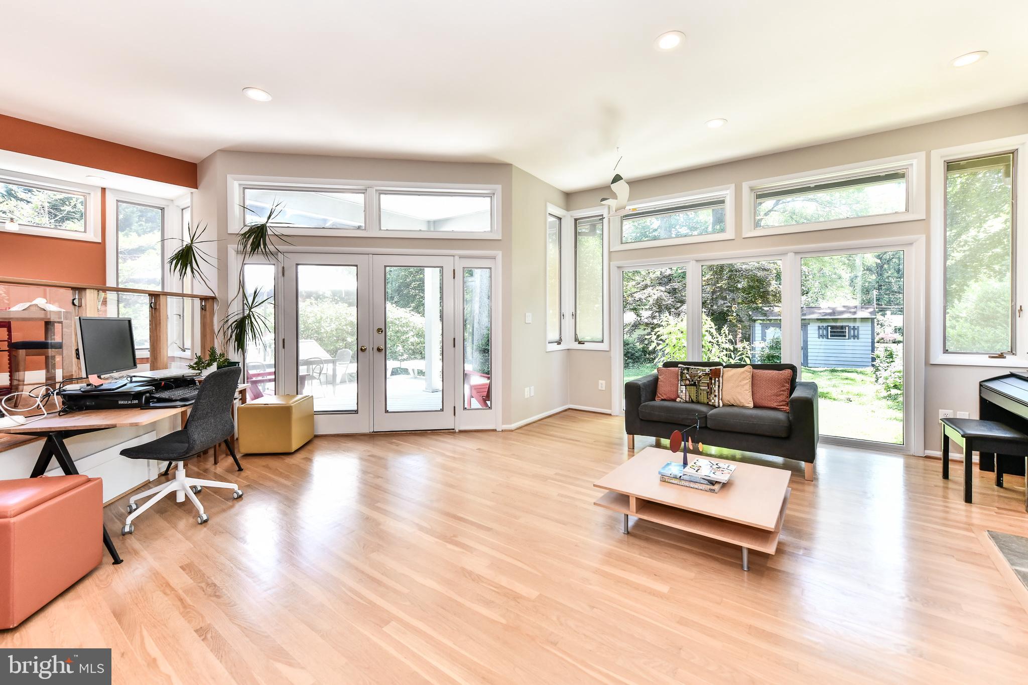 VIENNA WOODS - Residential Lease