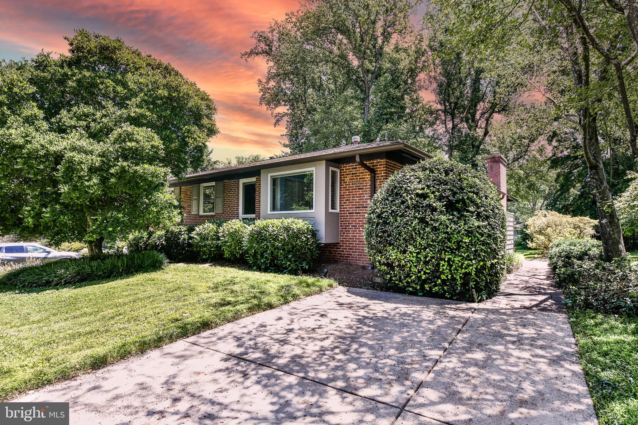 VIENNA WOODS - Residential Lease