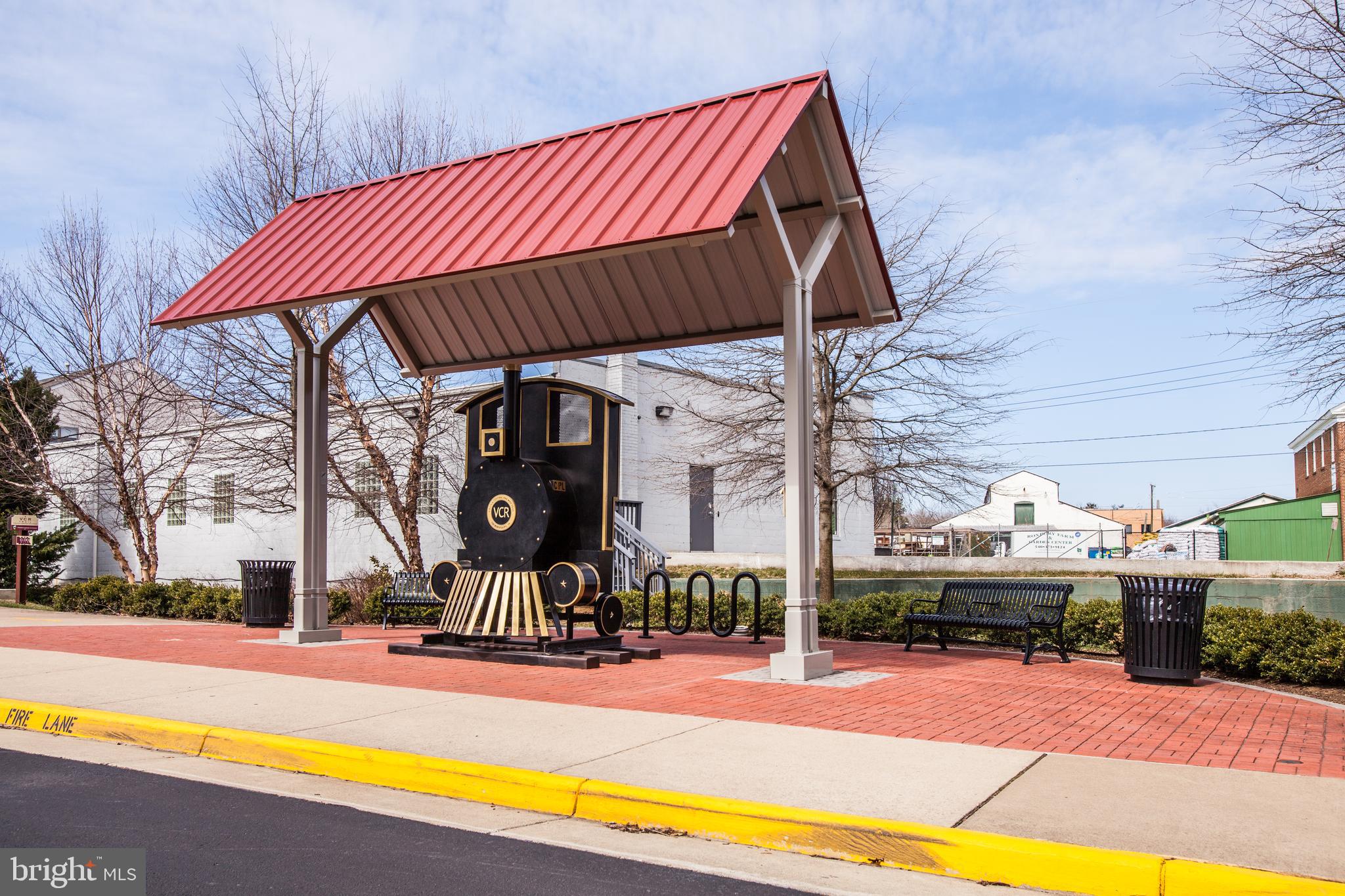 COBBLESTONE SQUARE - Residential