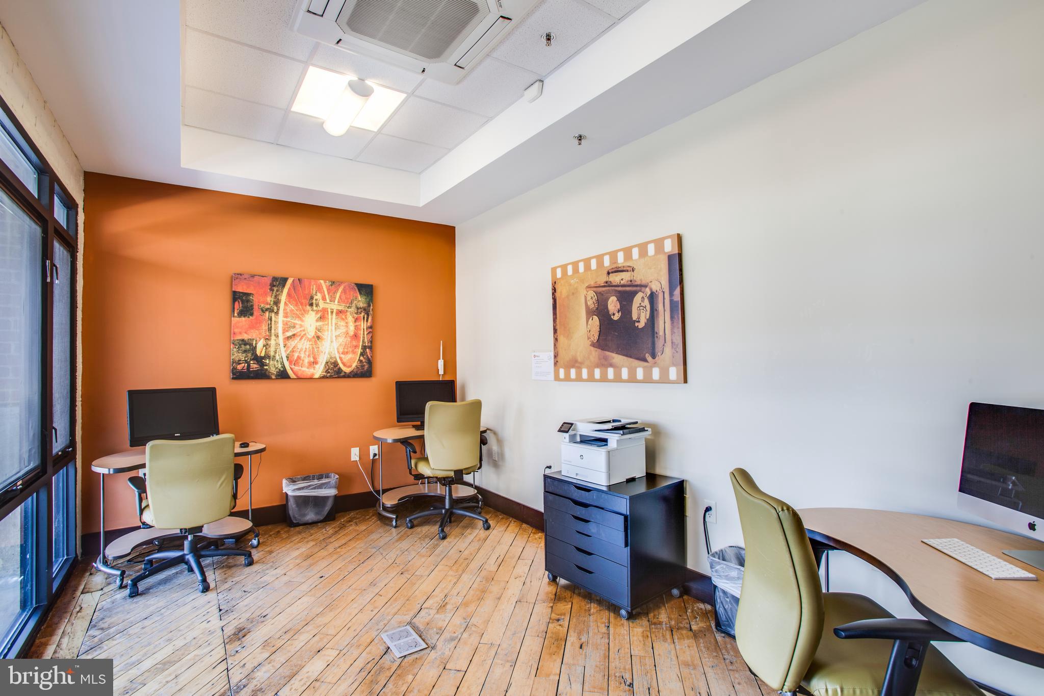 COBBLESTONE SQUARE - Residential