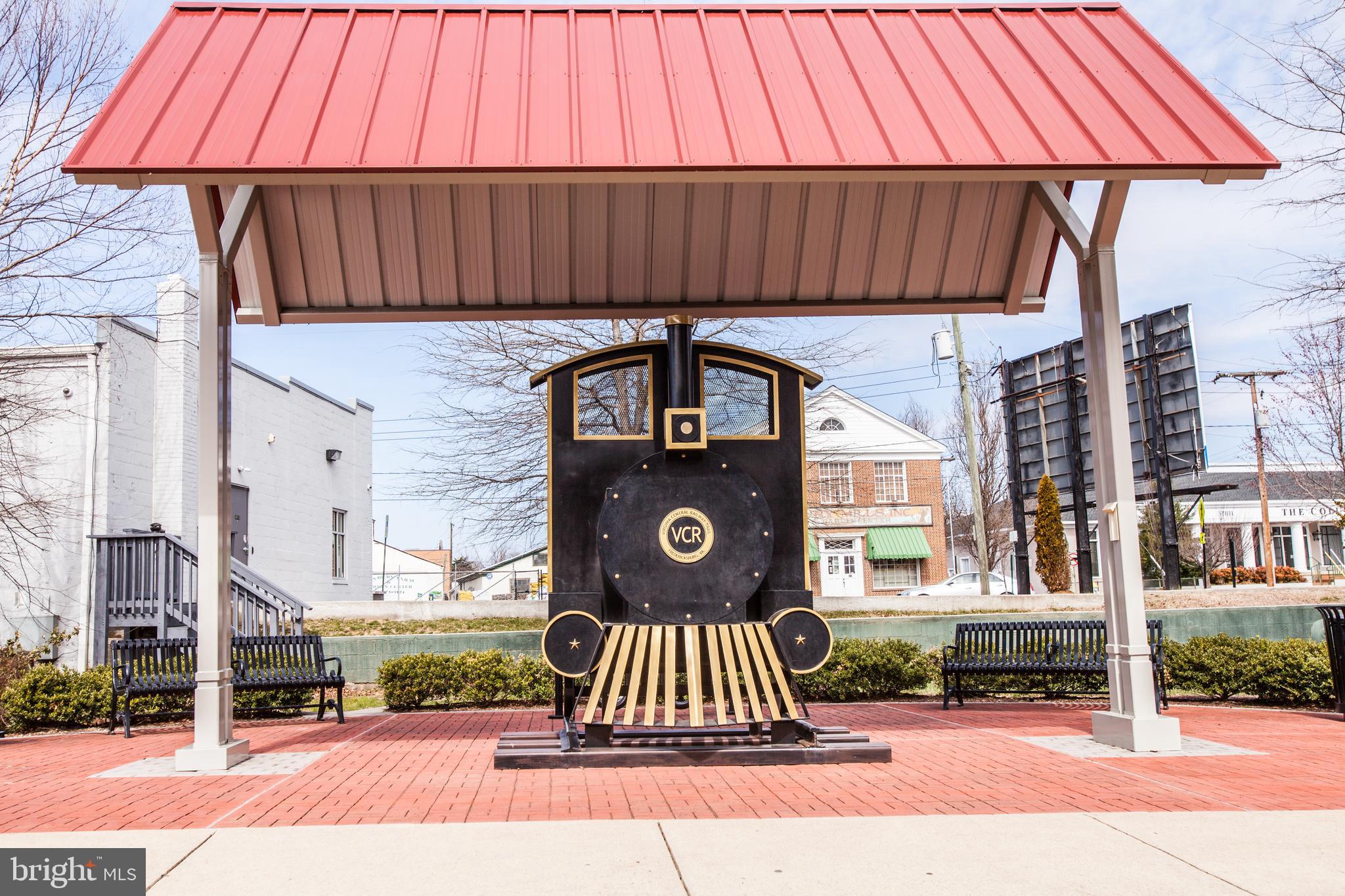 COBBLESTONE SQUARE - Residential