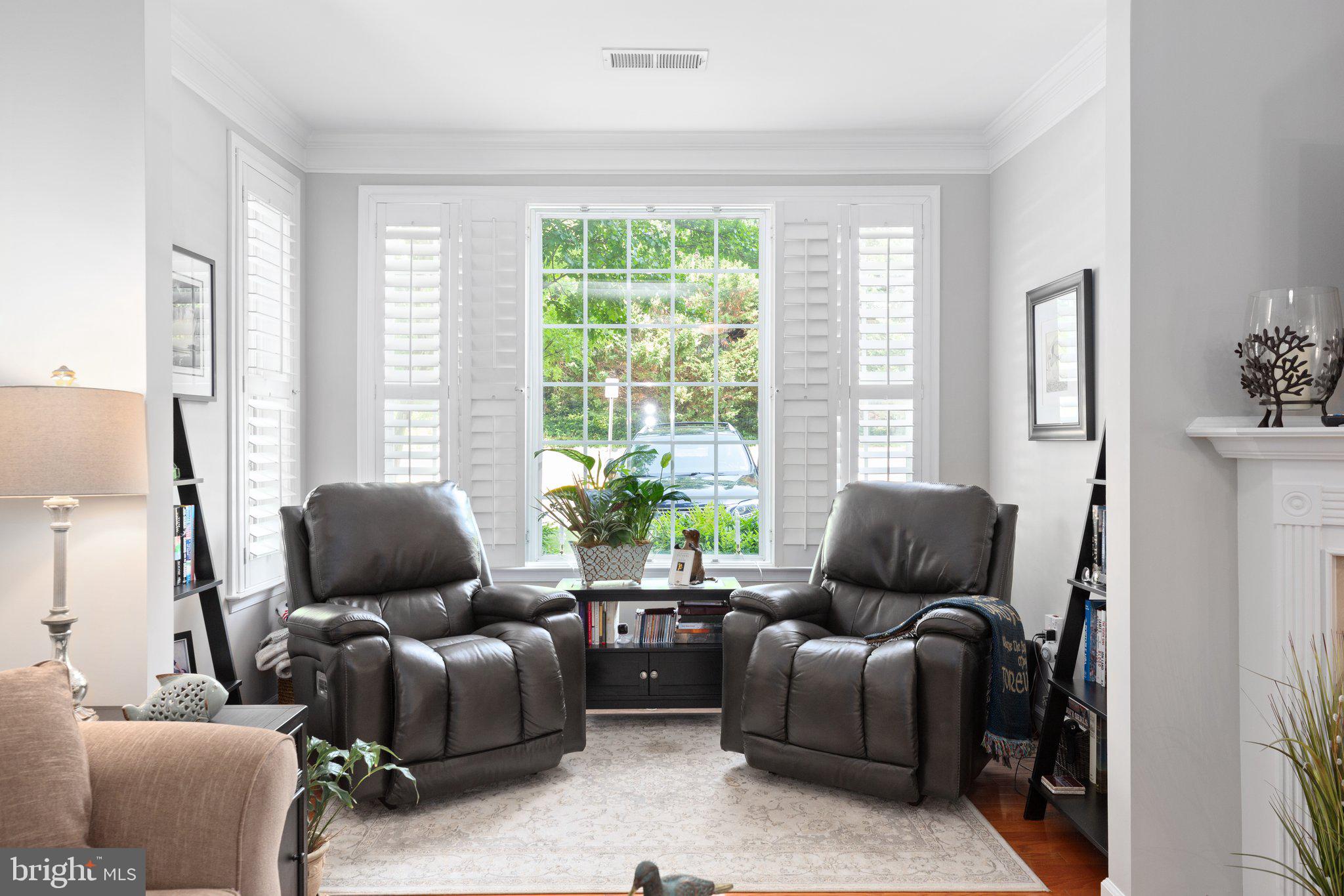 COBBLESTONE SQUARE - Residential