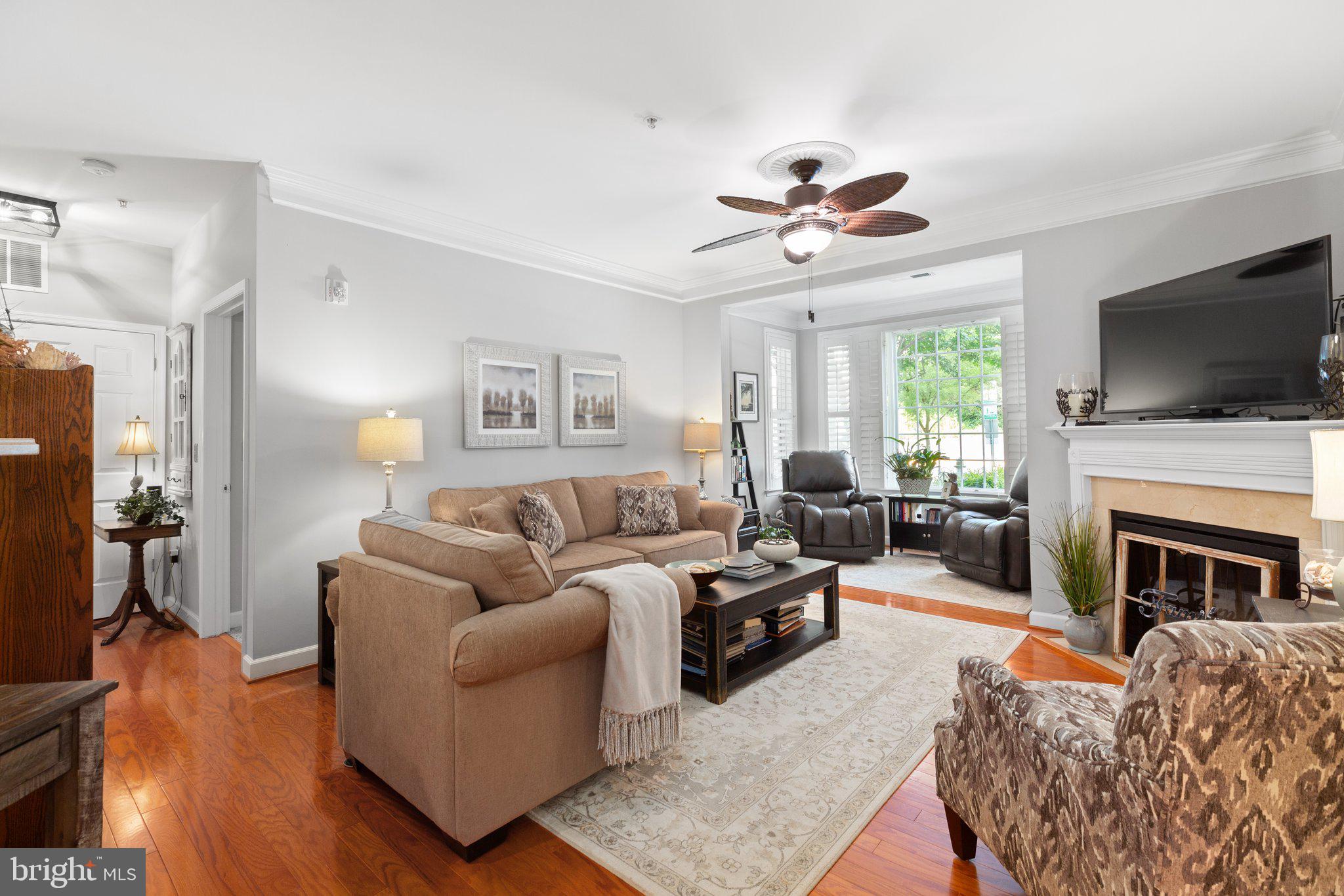 COBBLESTONE SQUARE - Residential