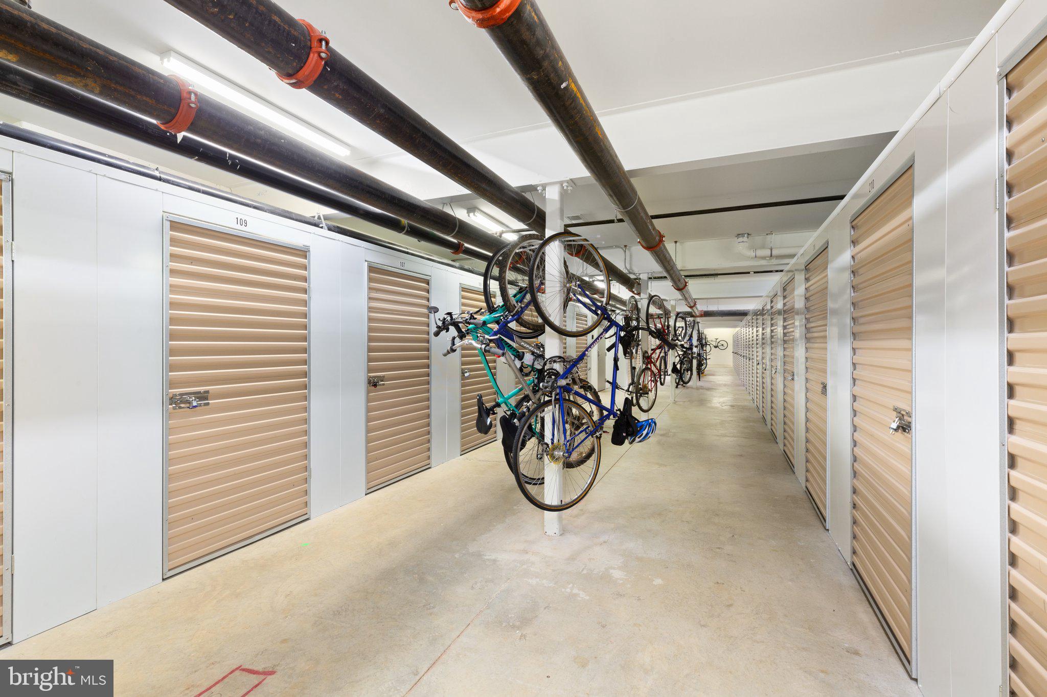 COBBLESTONE SQUARE - Residential