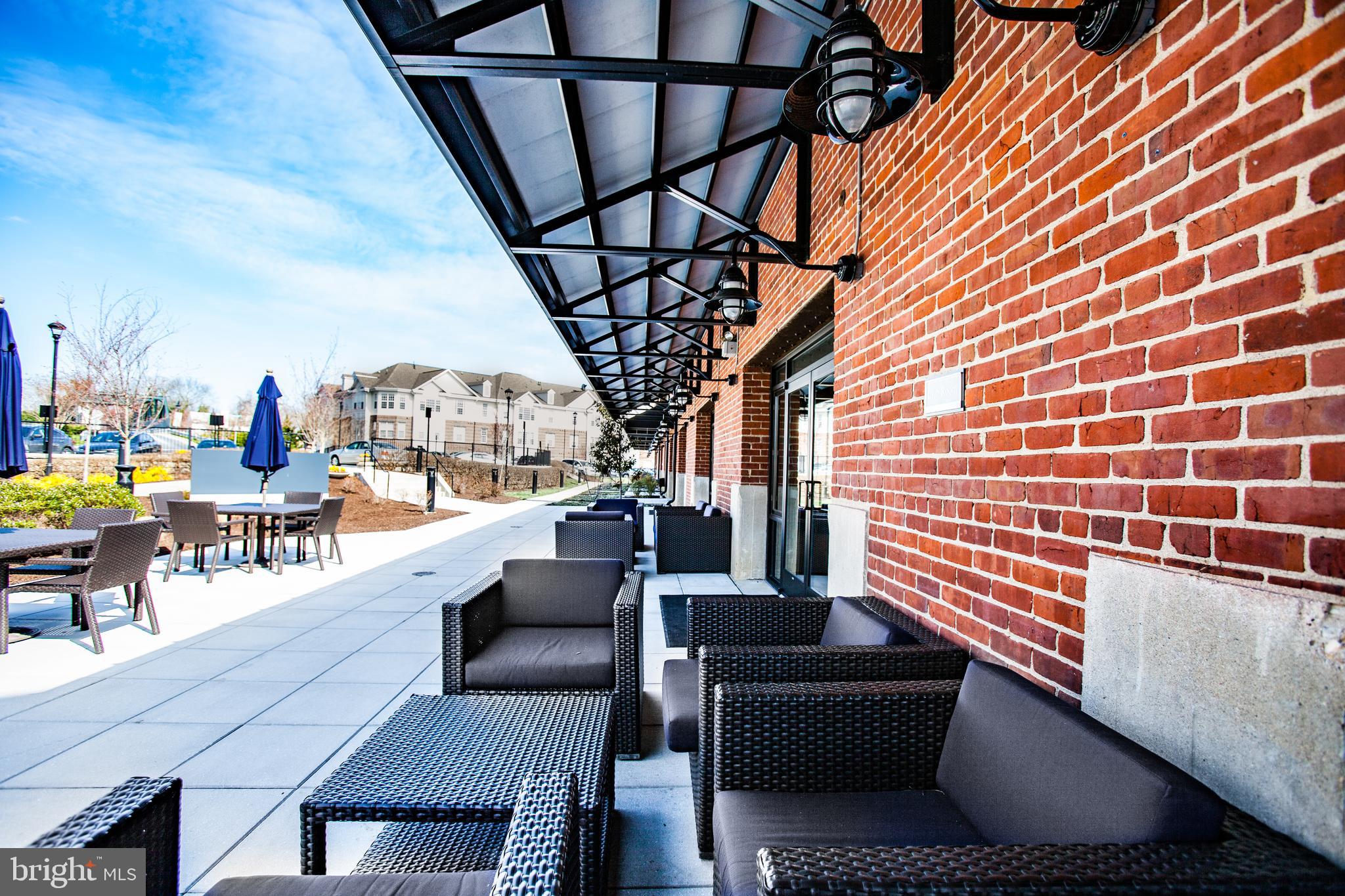 COBBLESTONE SQUARE - Residential