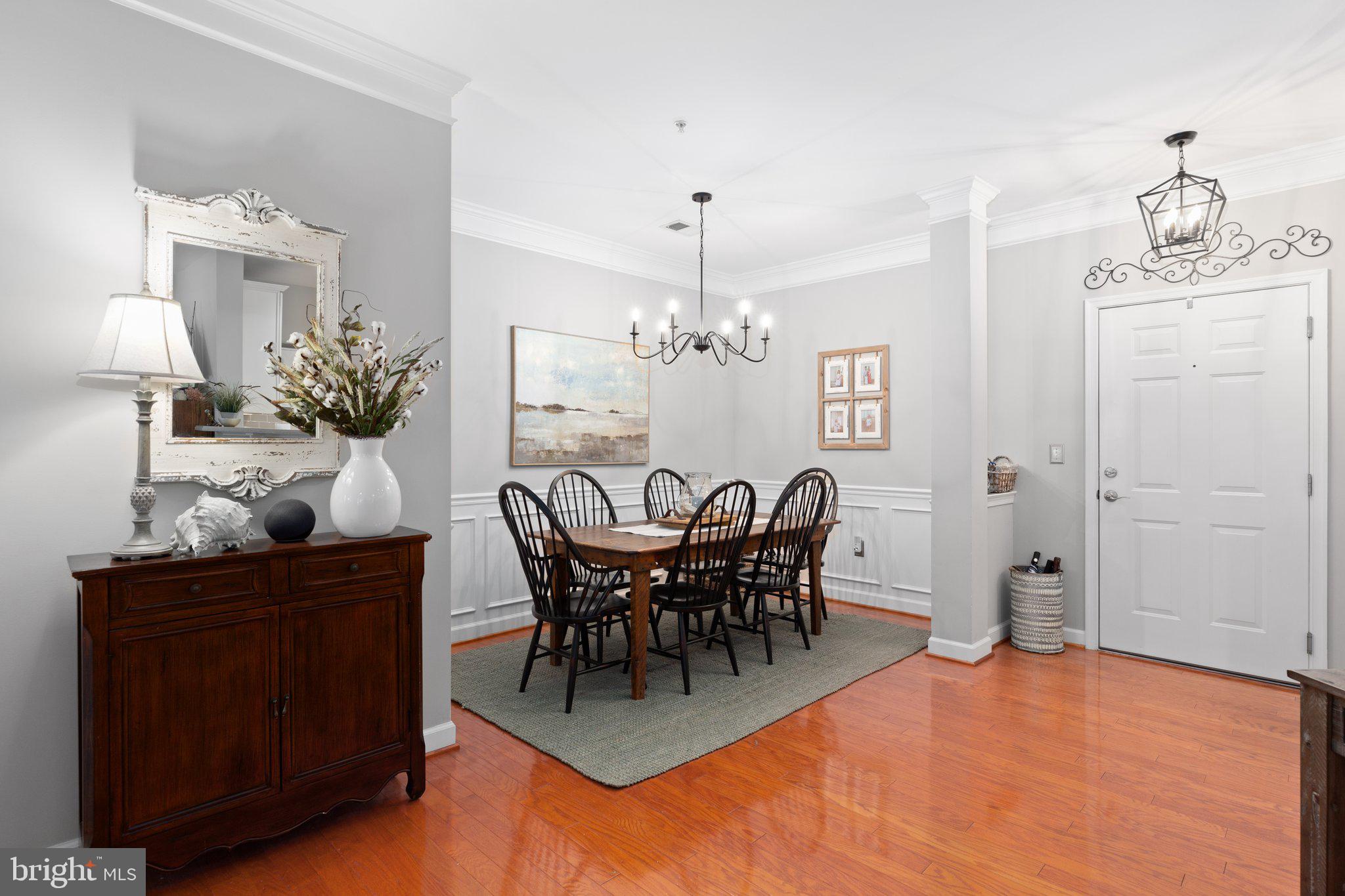 COBBLESTONE SQUARE - Residential