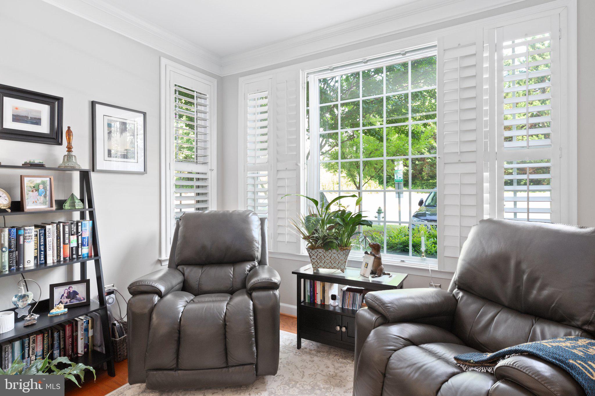 COBBLESTONE SQUARE - Residential