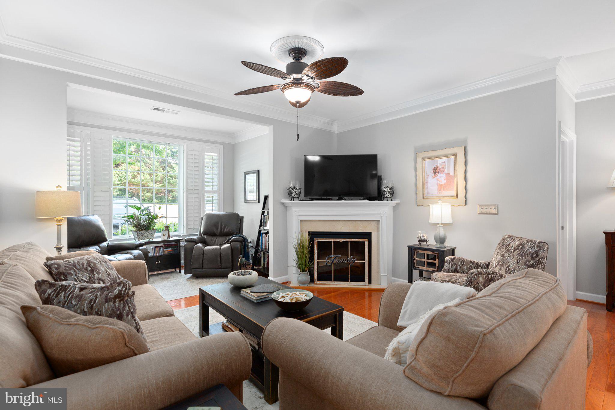 COBBLESTONE SQUARE - Residential