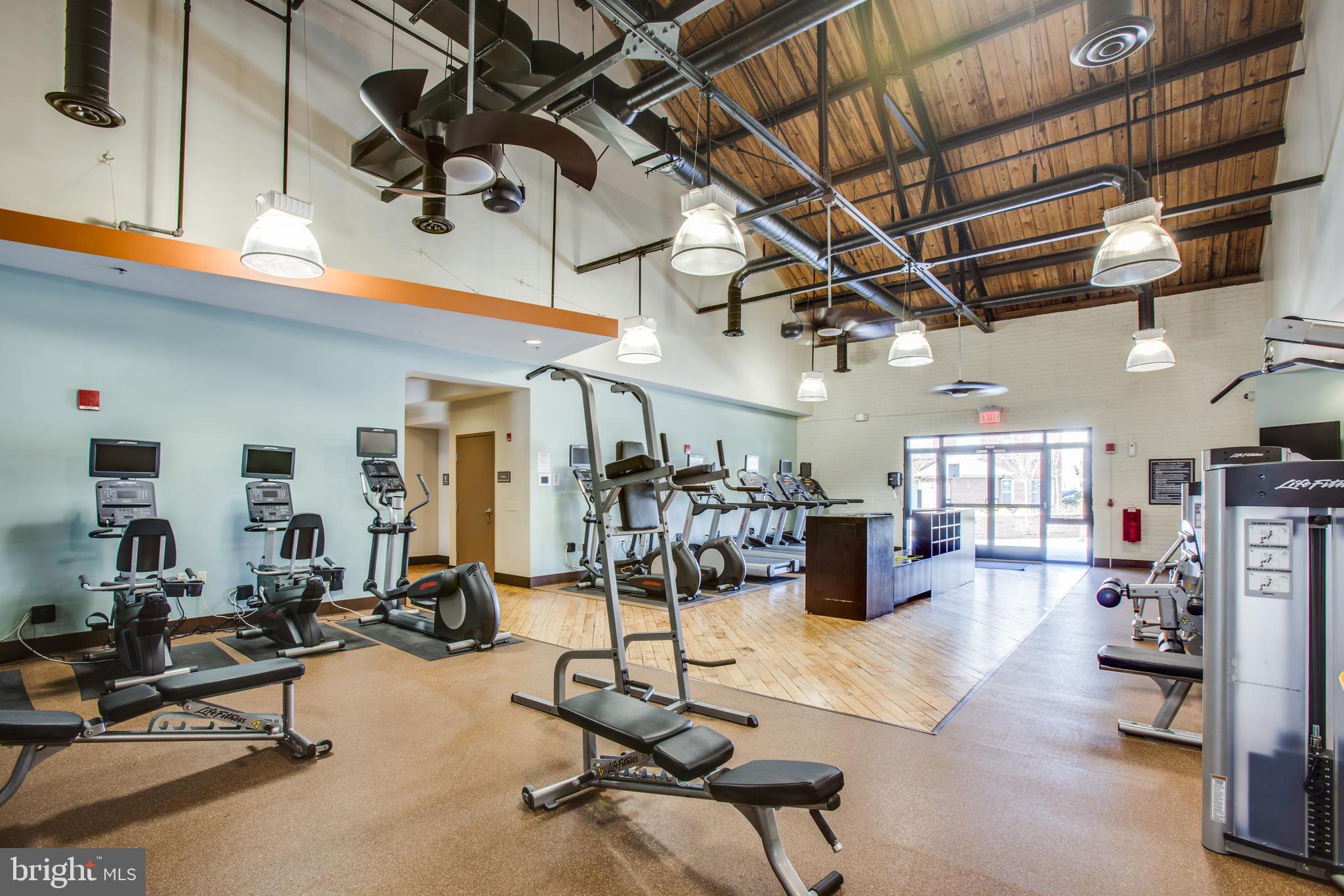 COBBLESTONE SQUARE - Residential