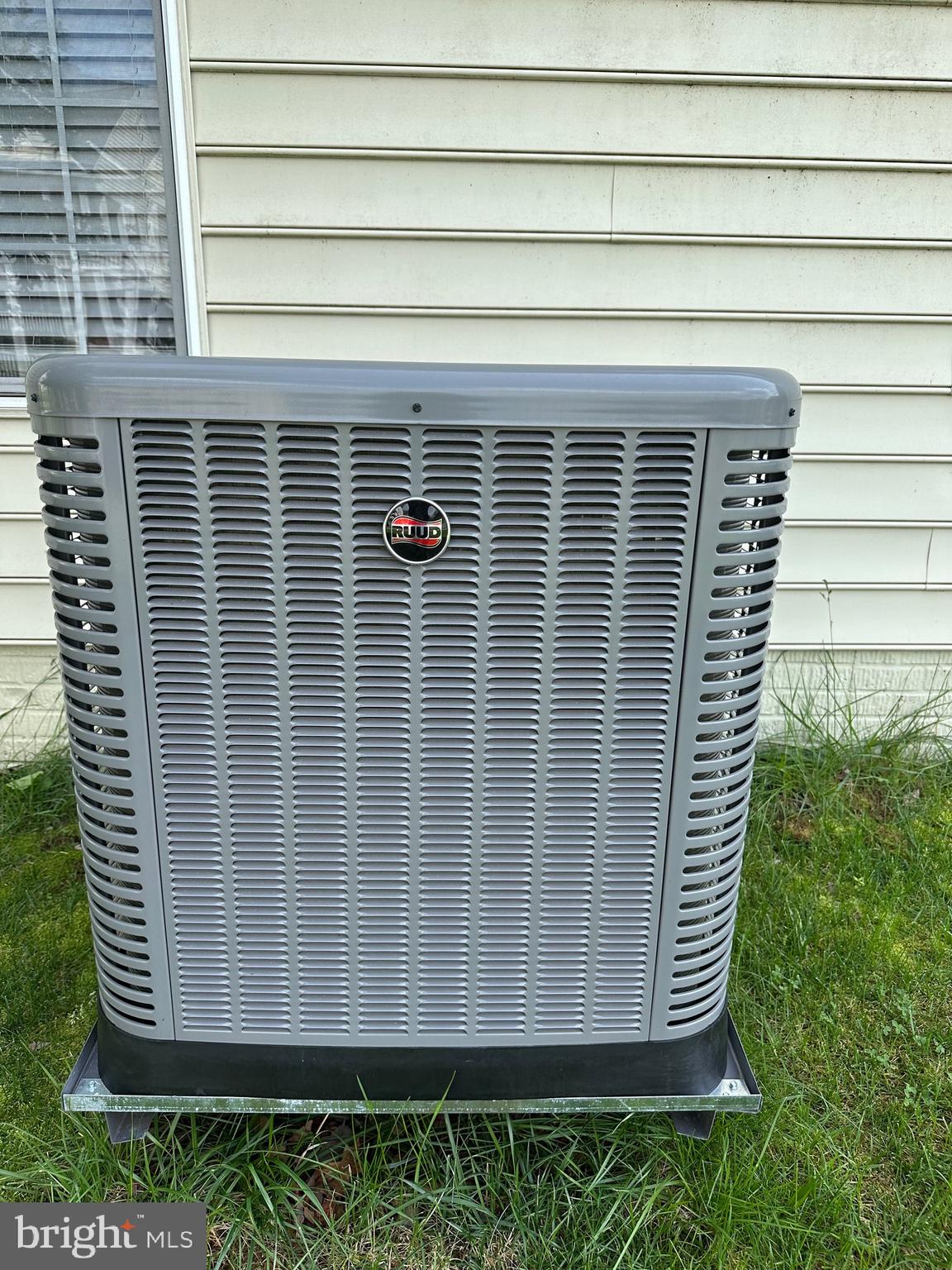 112 MEADOW VIEW DRIVE