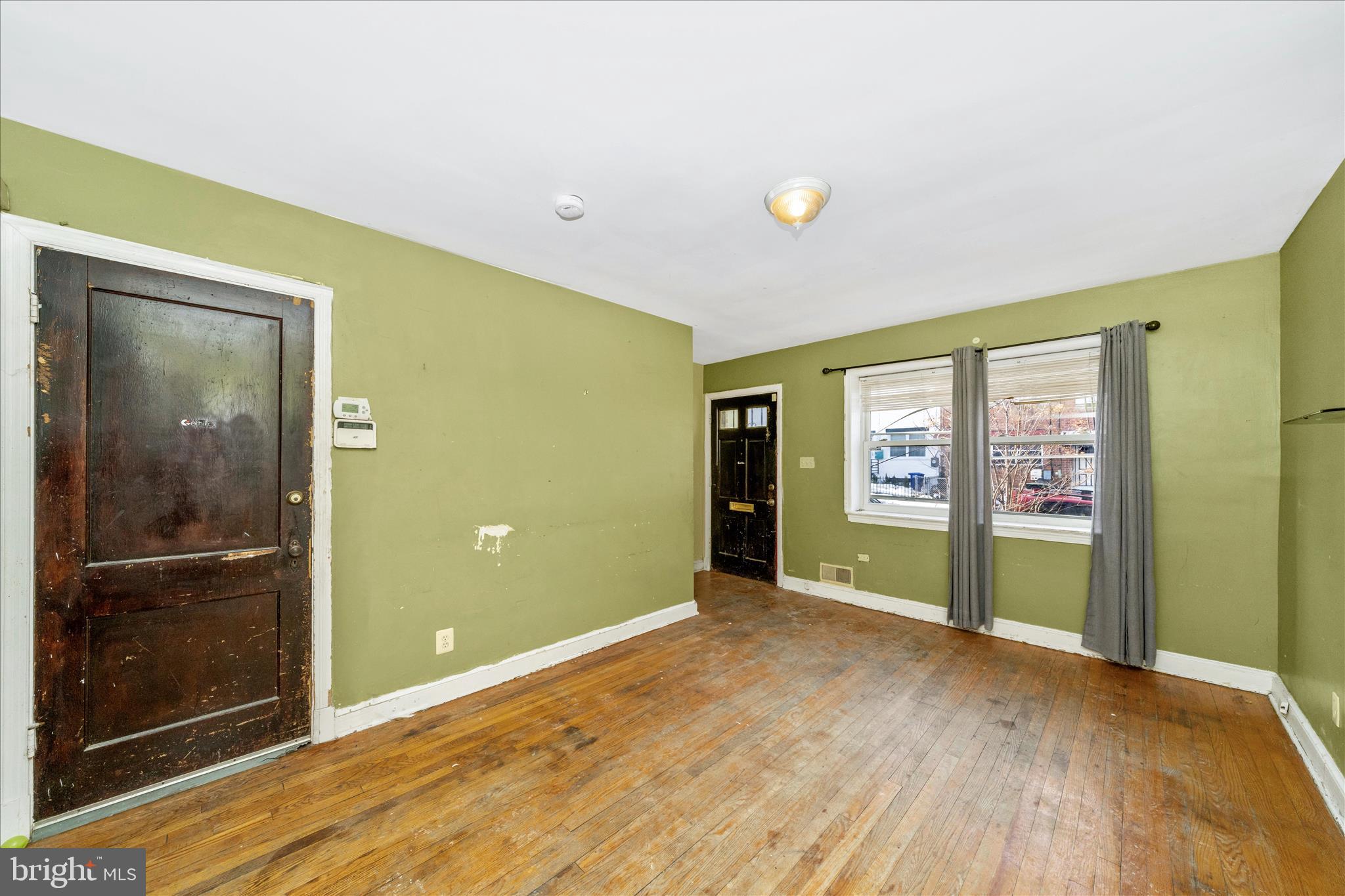 1316 DEXTER TERRACE SE