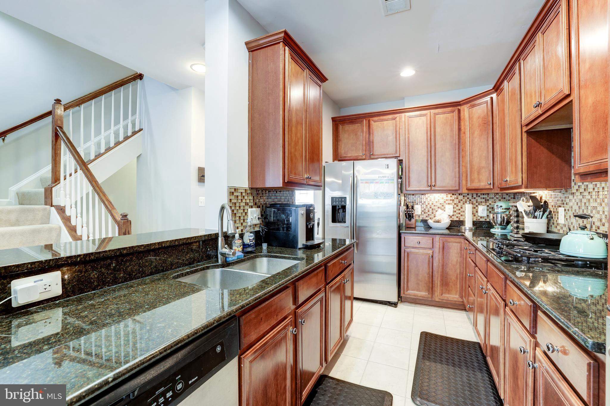 BROADLANDS - Residential Lease