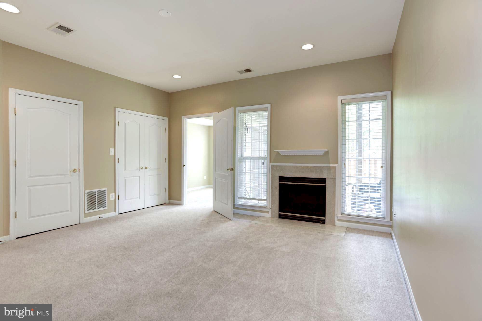 BROADLANDS - Residential Lease