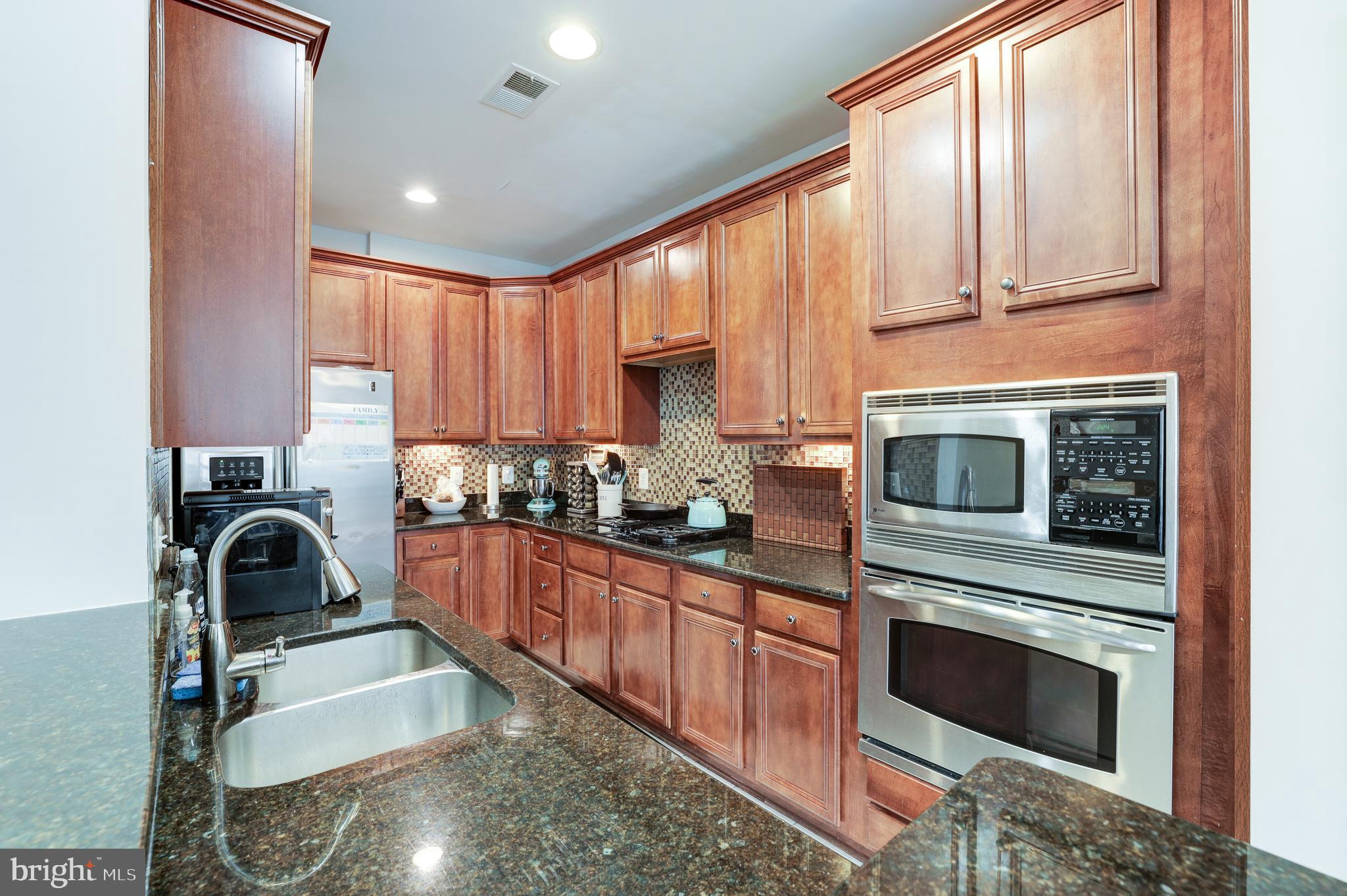 BROADLANDS - Residential Lease