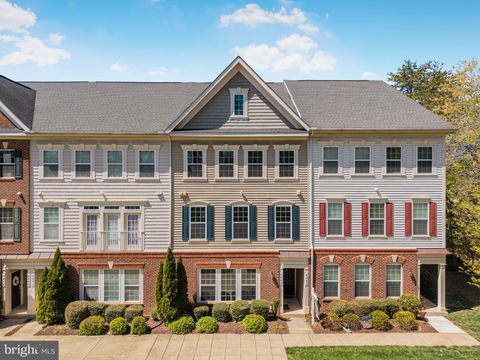 Photo of 4888 Dane Ridge Circle, WOODBRIDGE, VA 22193 (MLS # VAPW2115946)