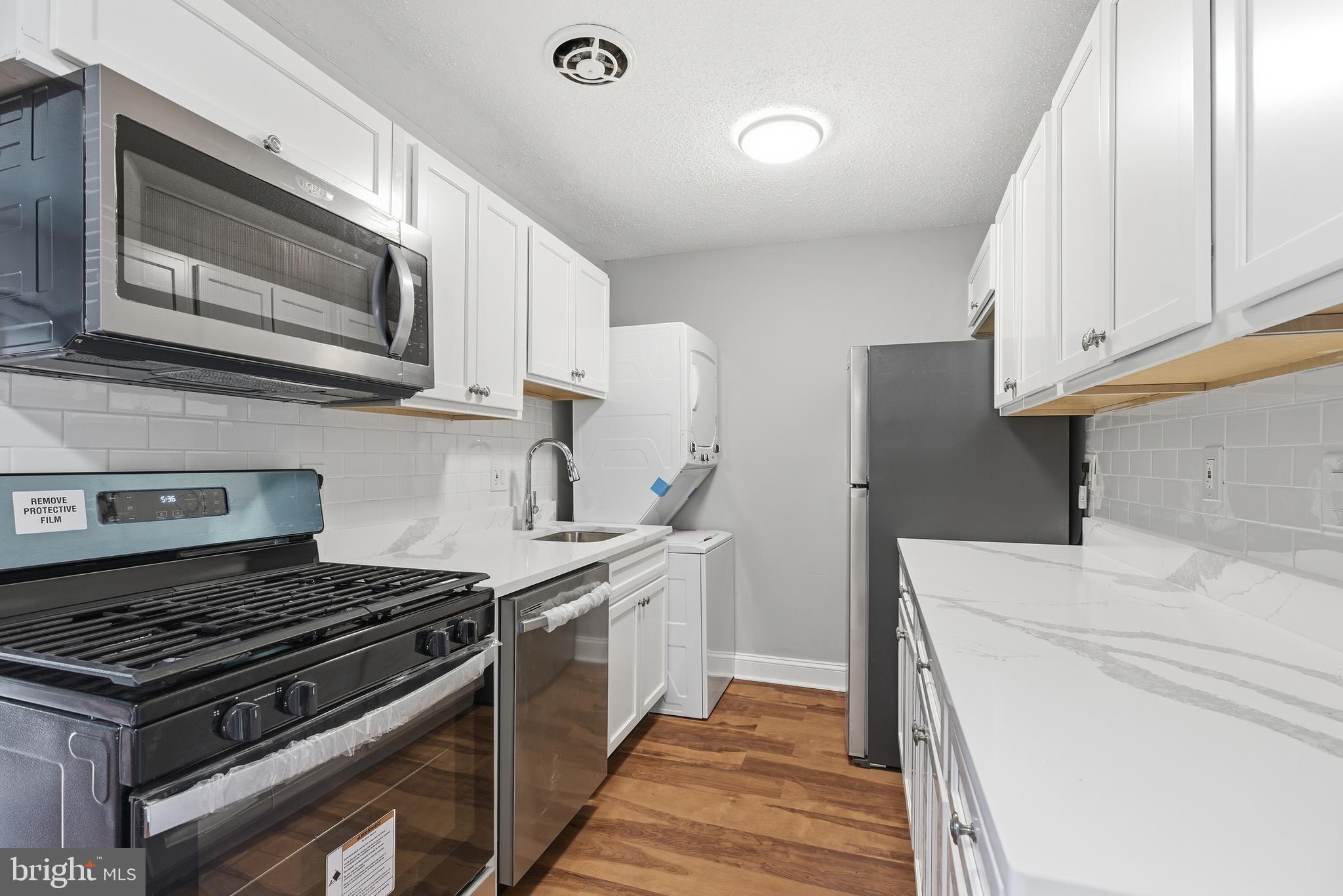 KINGS CROSSING - Residential