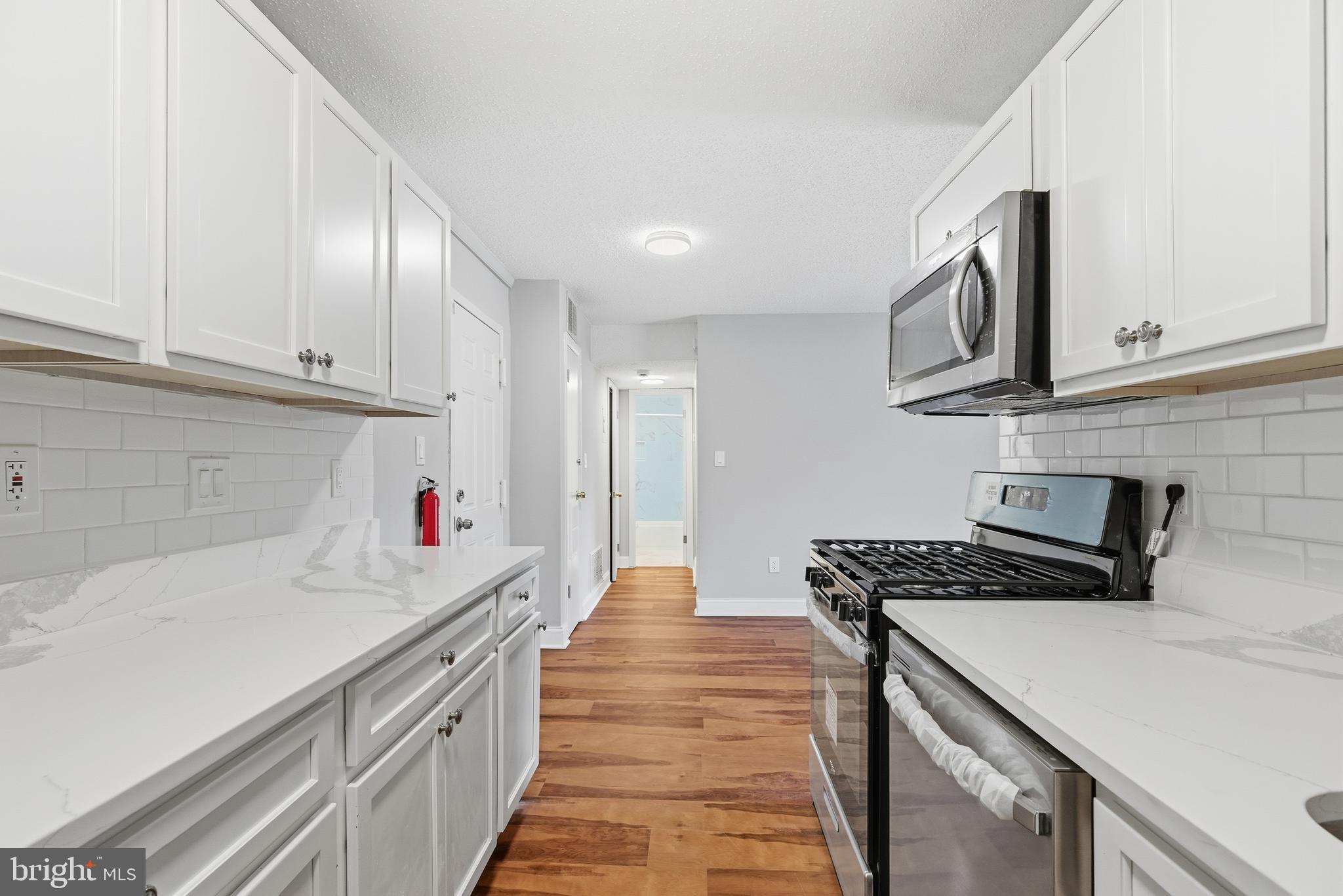 KINGS CROSSING - Residential