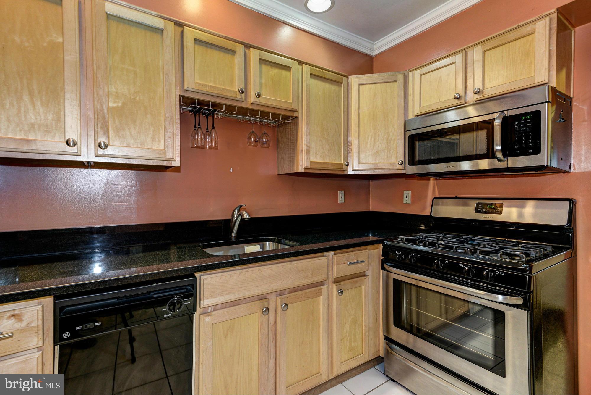 LOCUST POINT - Residential