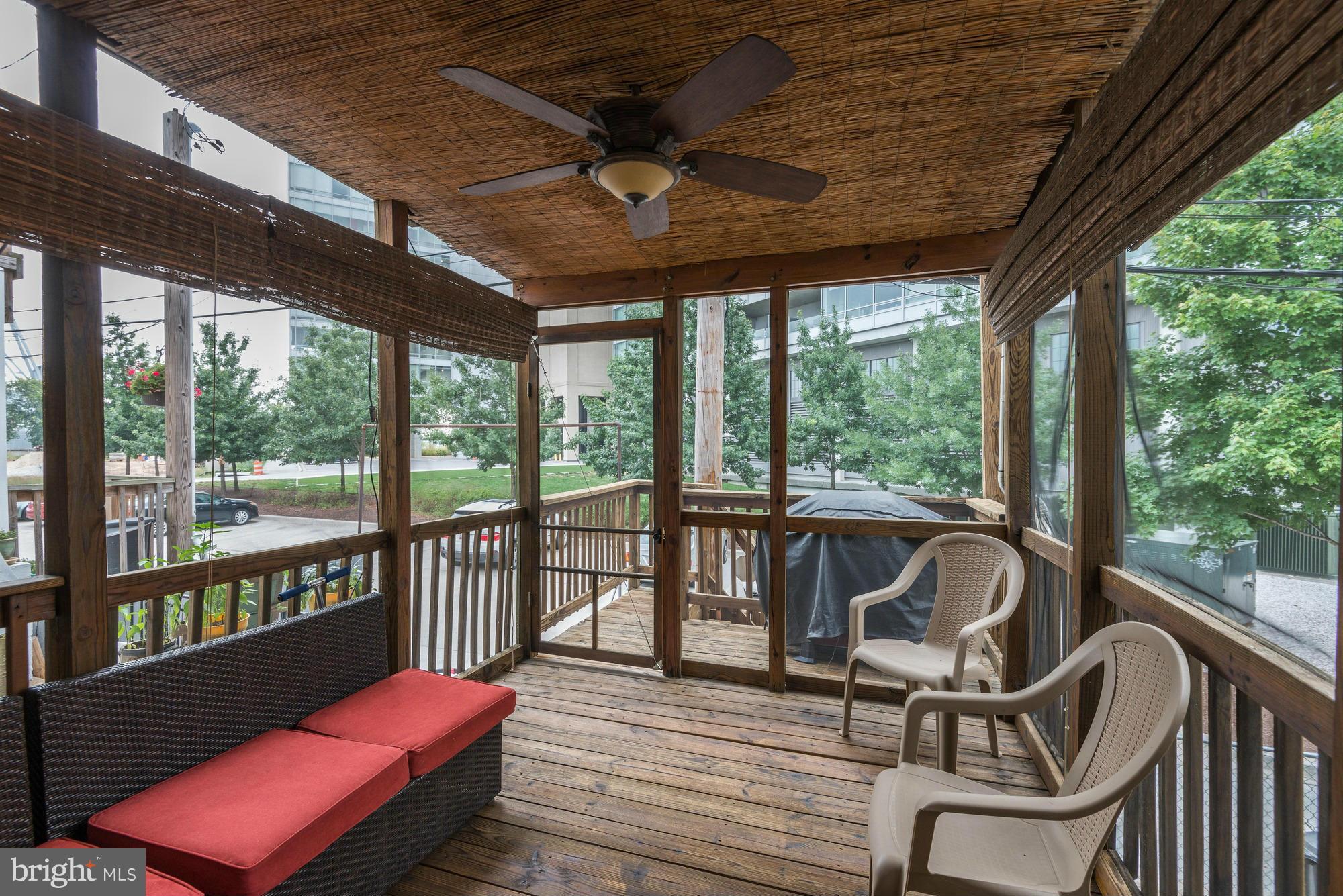 LOCUST POINT - Residential