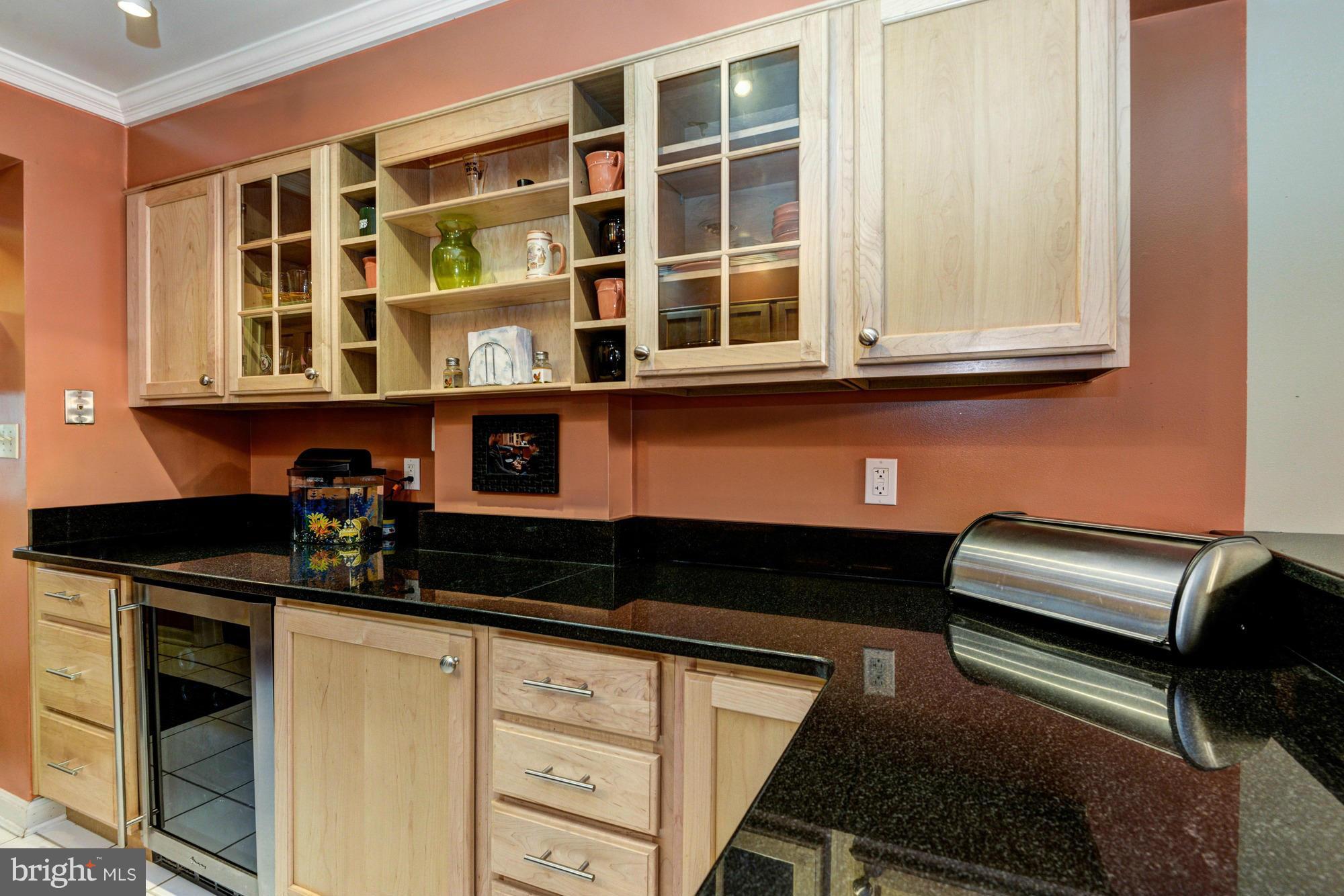 LOCUST POINT - Residential