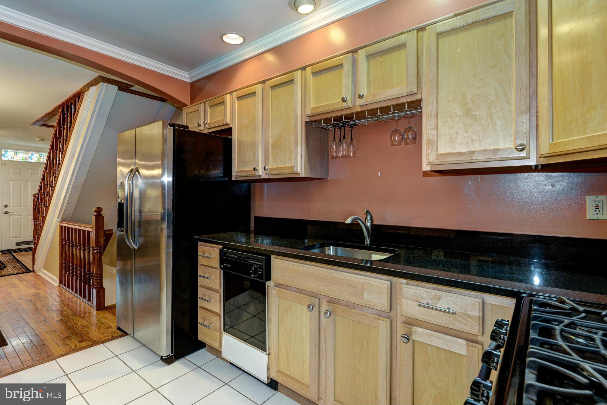 LOCUST POINT - Residential