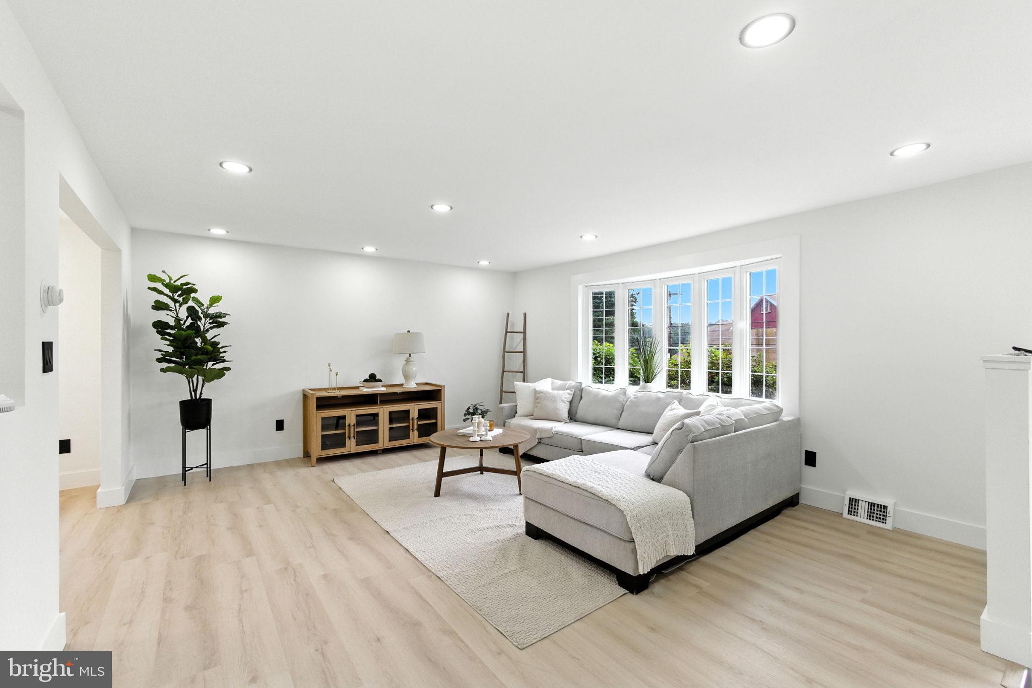 BURGUNDY HILLS - Residential