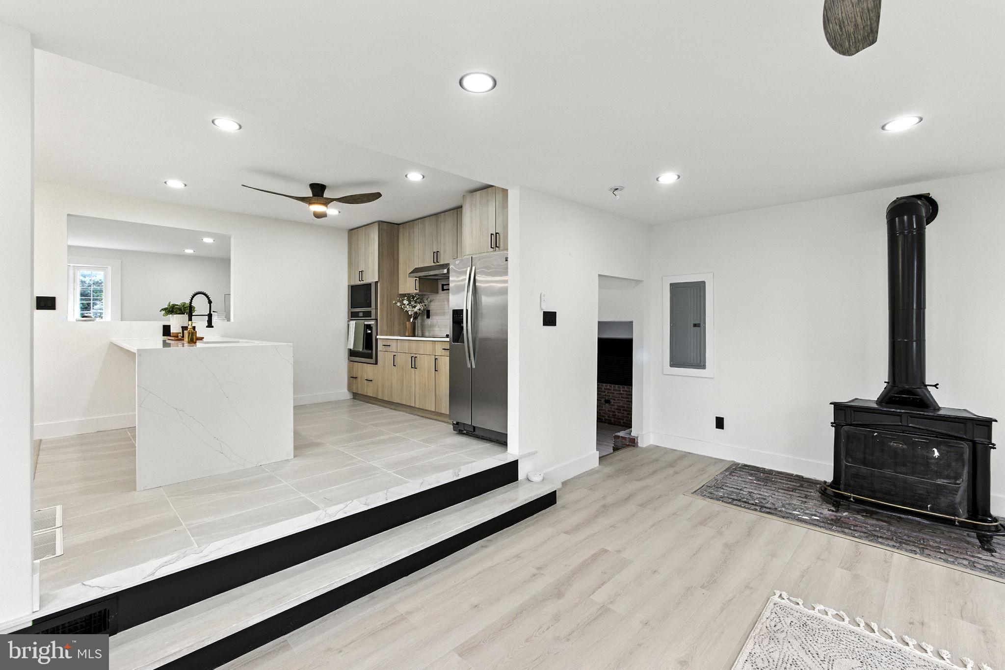 BURGUNDY HILLS - Residential