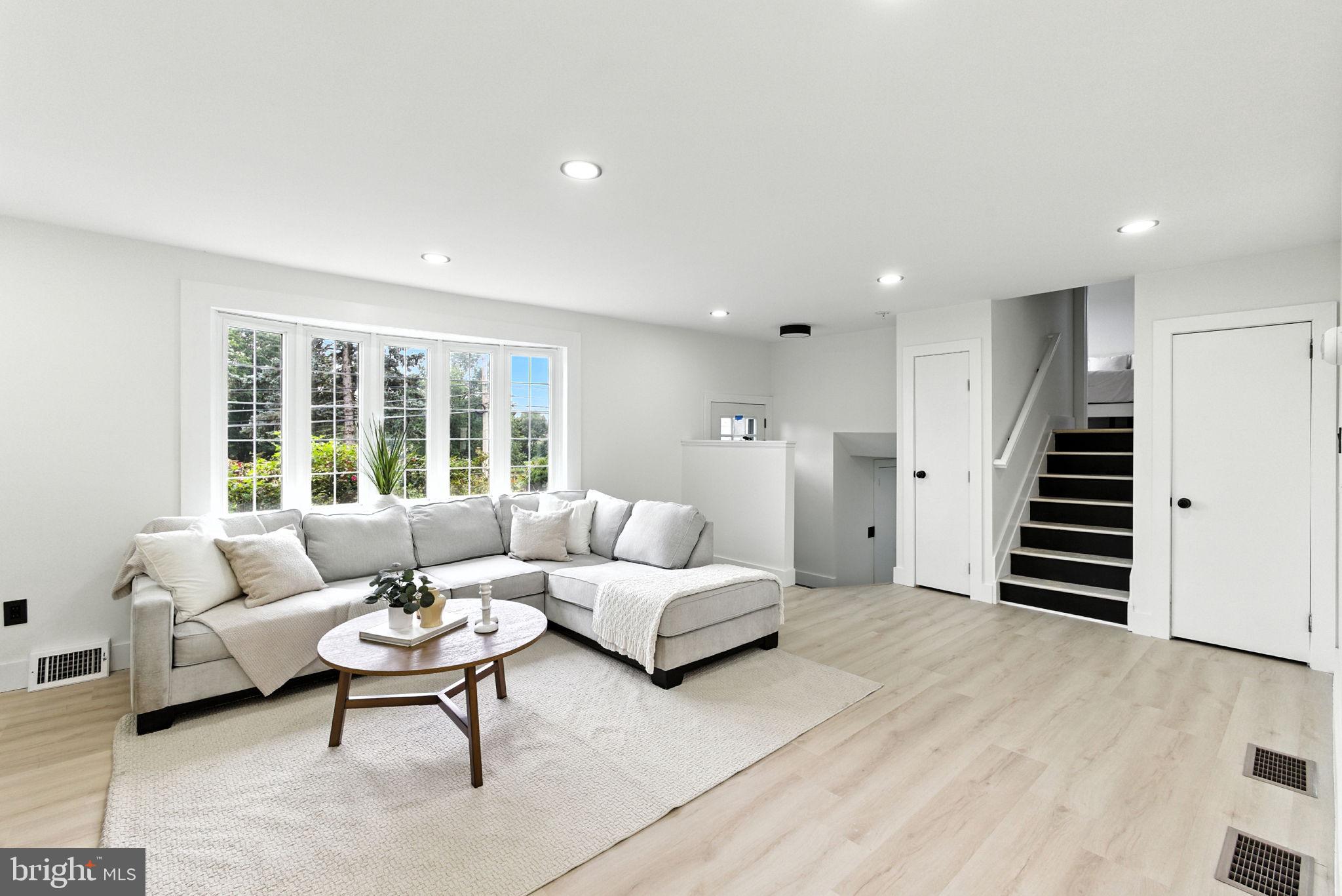 BURGUNDY HILLS - Residential