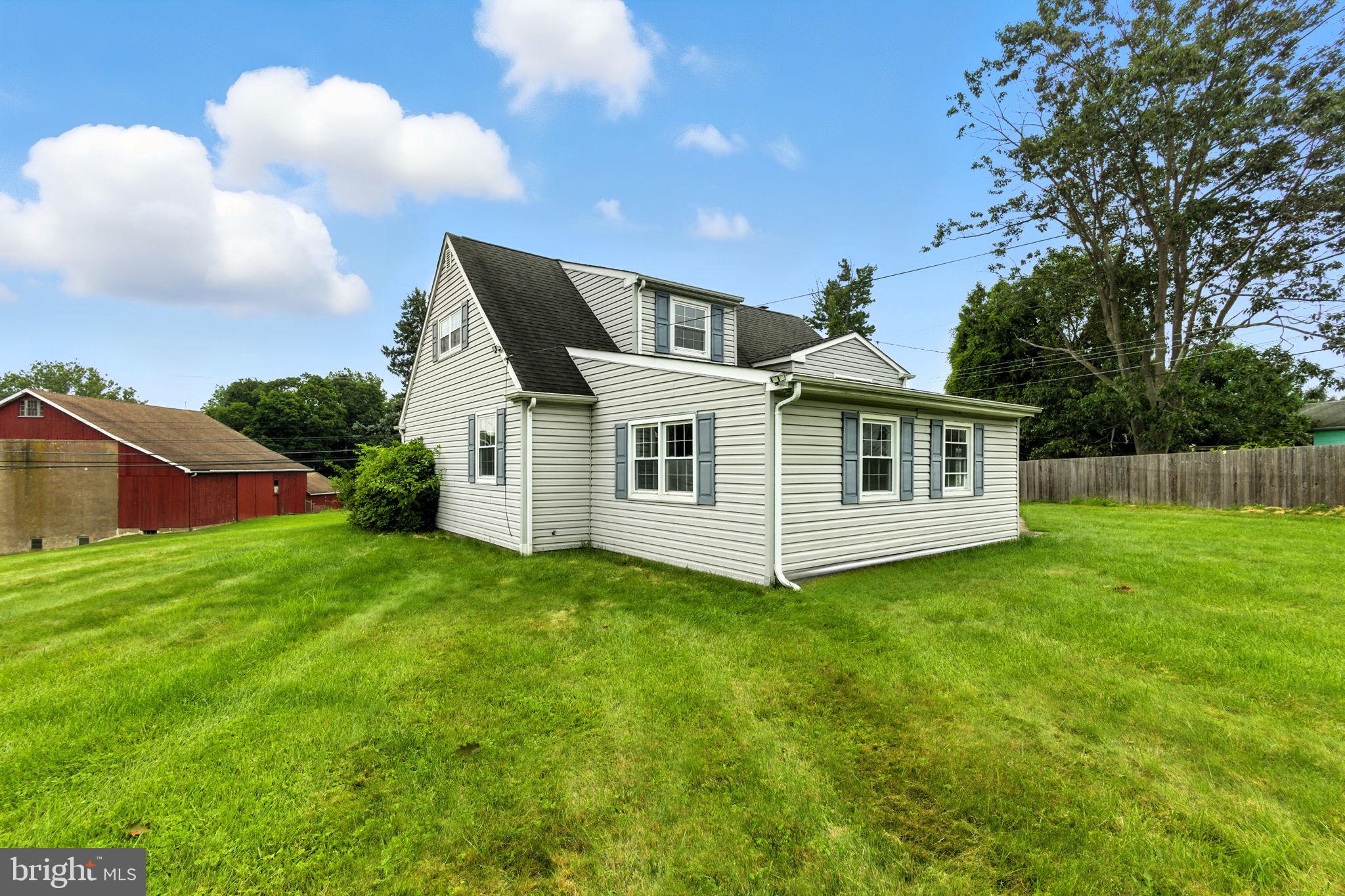 BURGUNDY HILLS - Residential