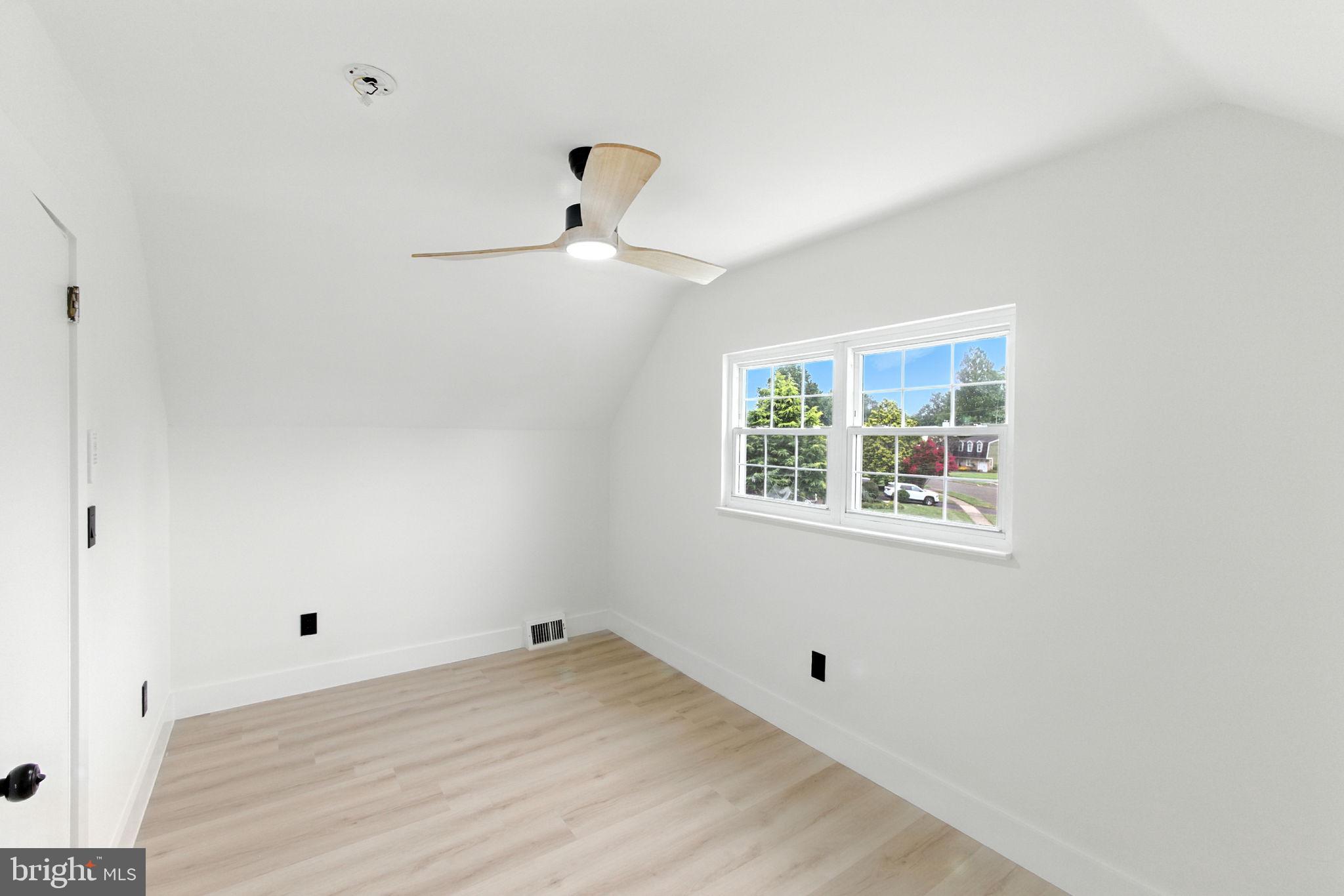 BURGUNDY HILLS - Residential