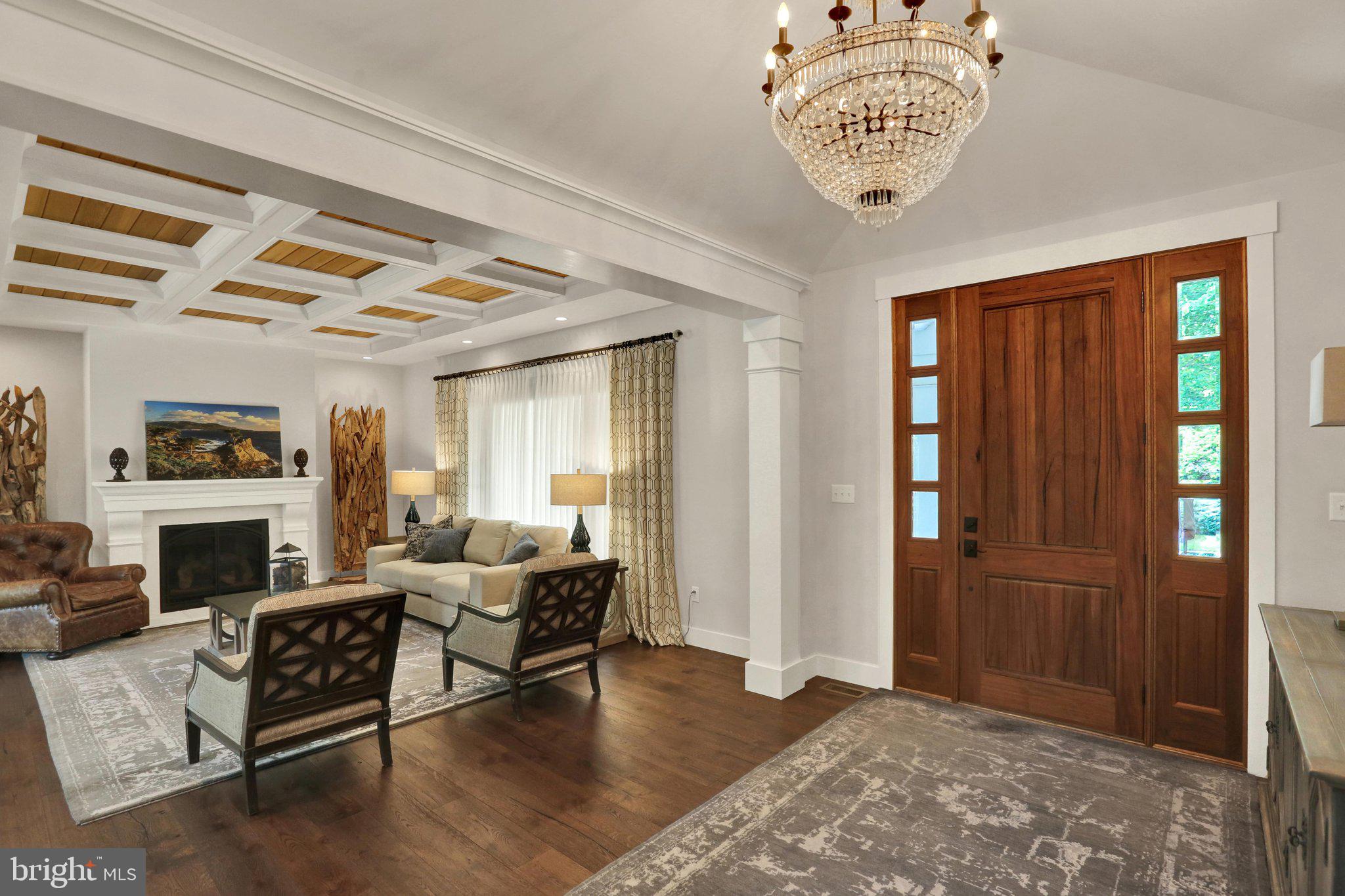 4 HUMMINGBIRD ROAD