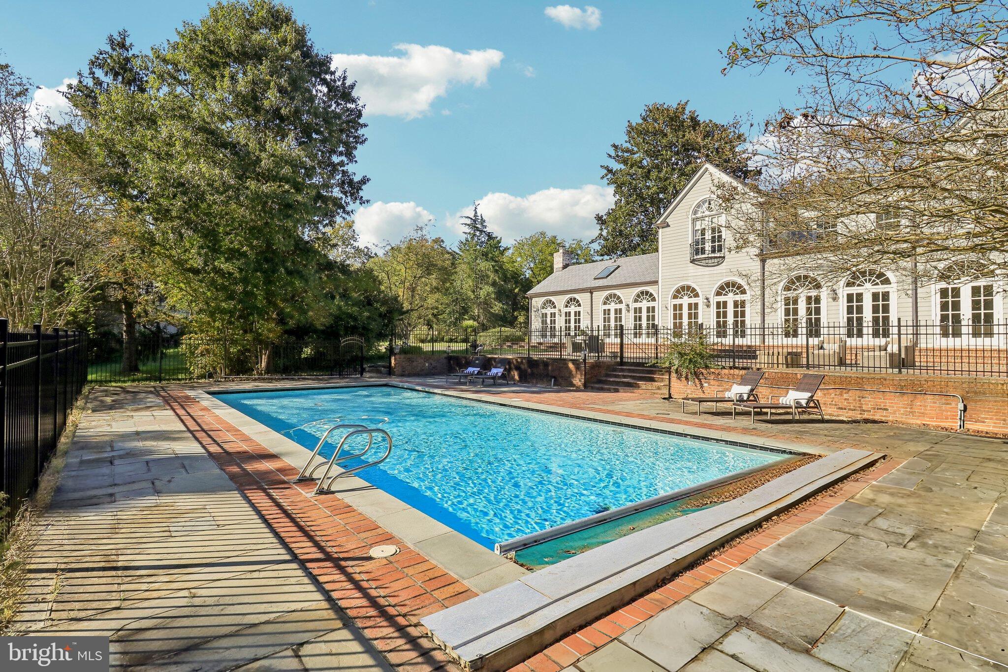 SPRINGFIELD FARMS - Residential