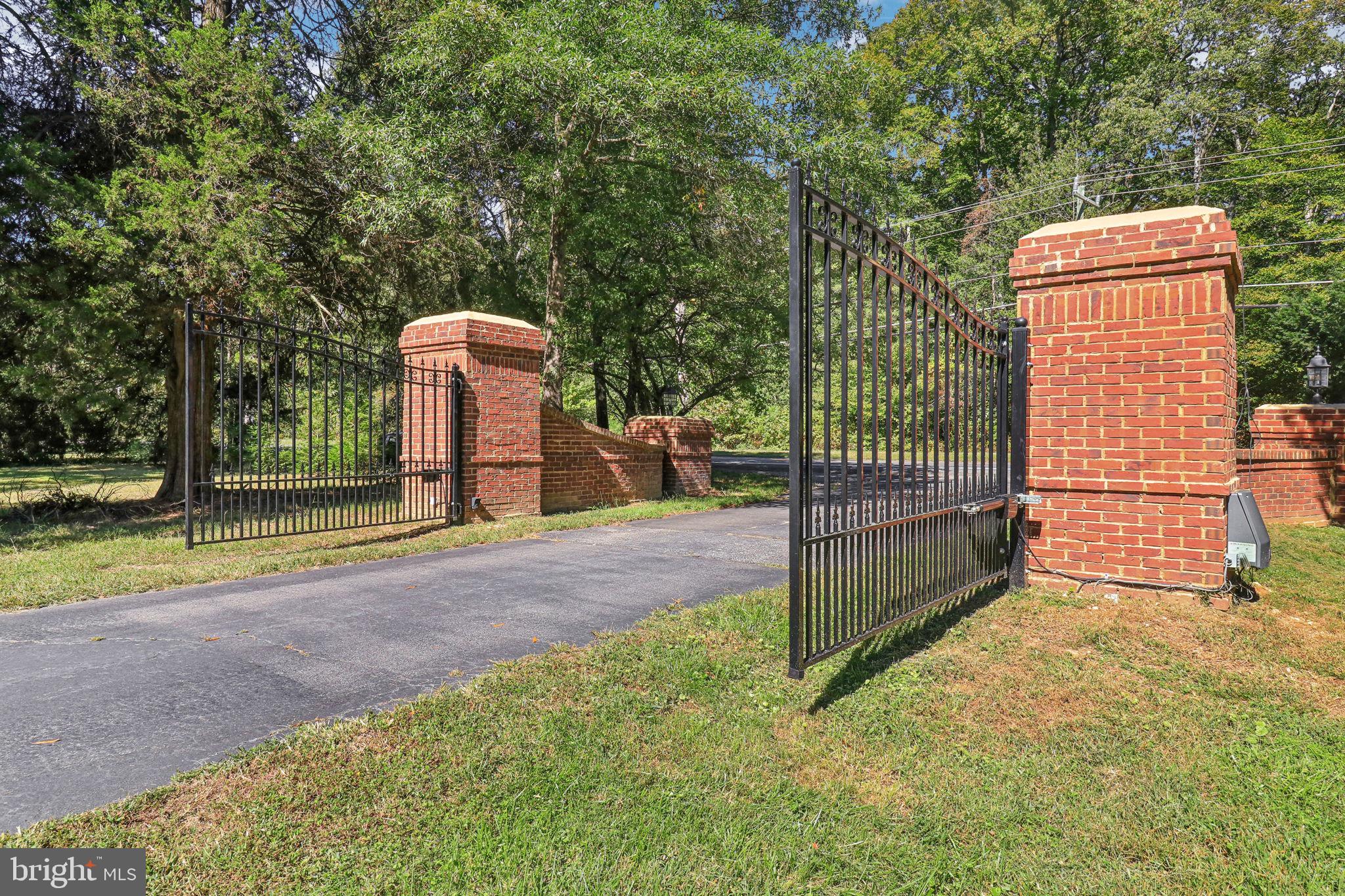 SPRINGFIELD FARMS - Residential